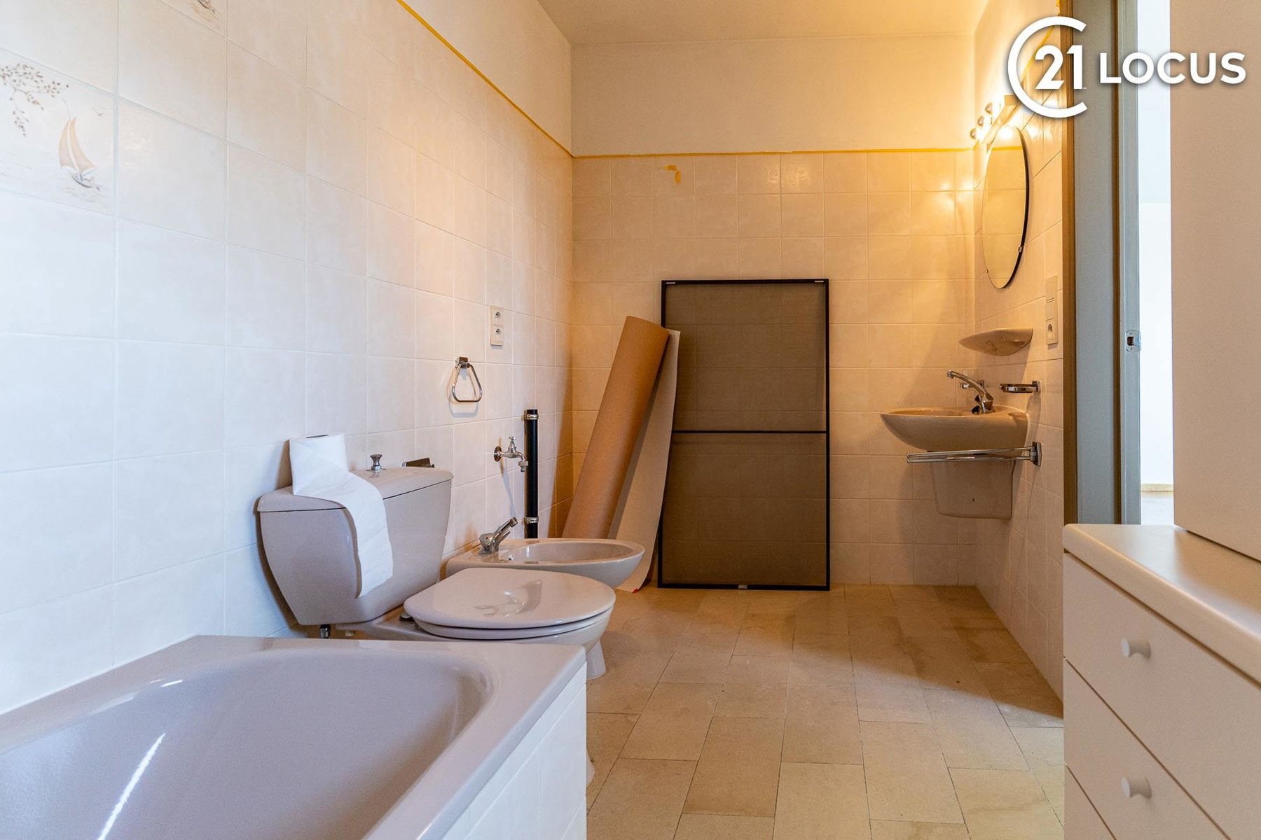 Mooi ruim & lichtrijk appartement centrum Kruibeke te Huur ! foto 9