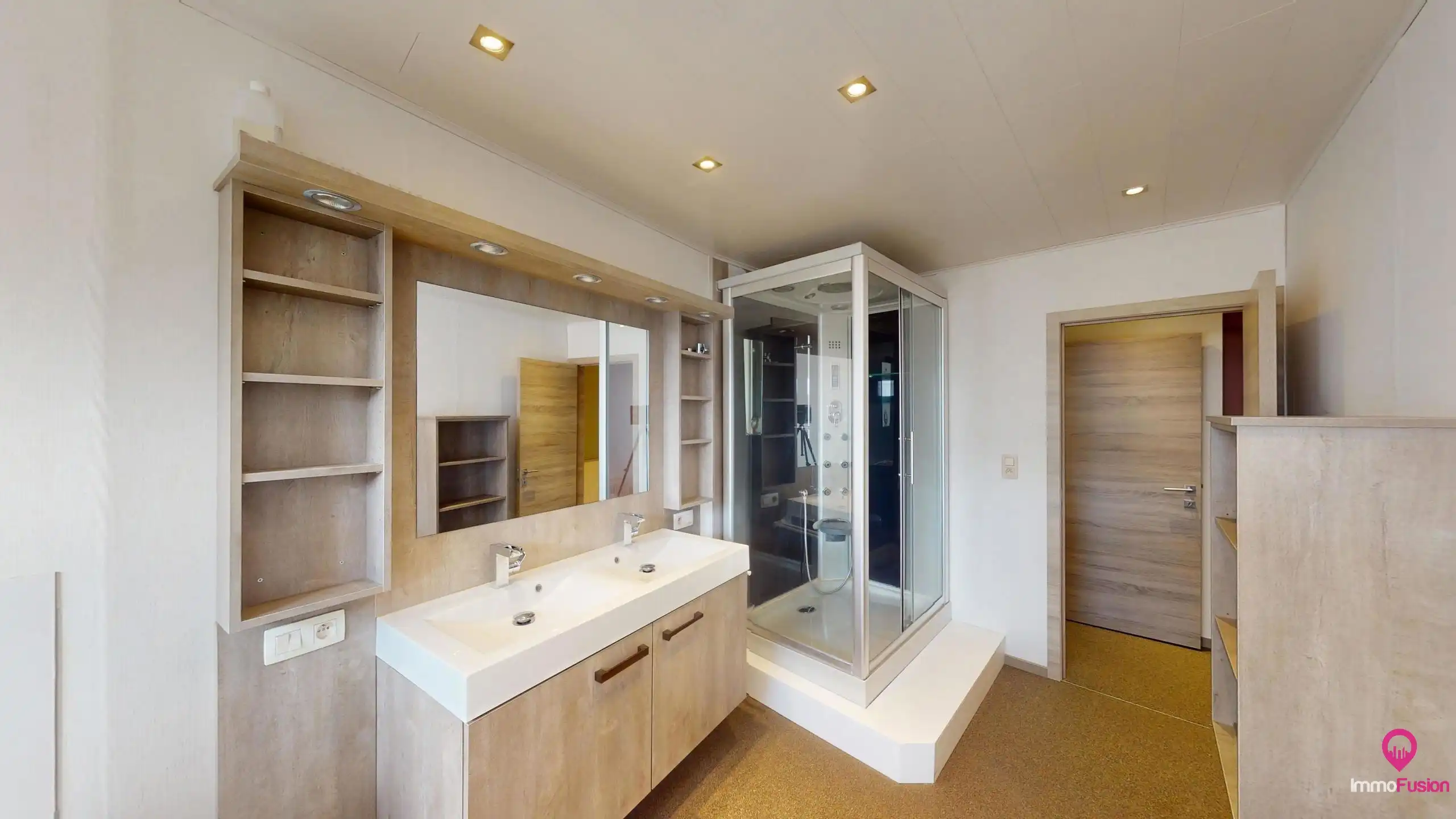 Uitstekend bereikbaar pand met magazijn, bureaus + app! foto 30