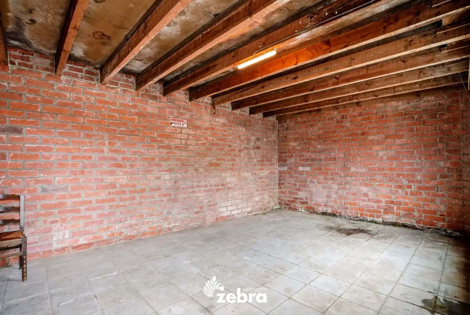 Ruime woning met 4 slaapkamers en tuin te Oostrozebeke! foto 26