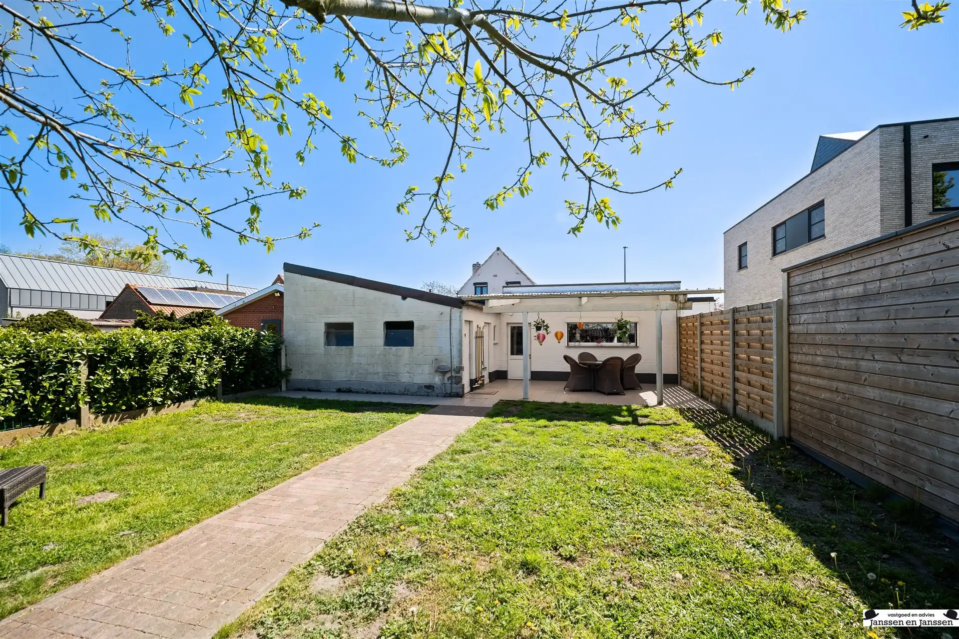 Instapklare gezinswoning met tuin nabij Brugge foto 21