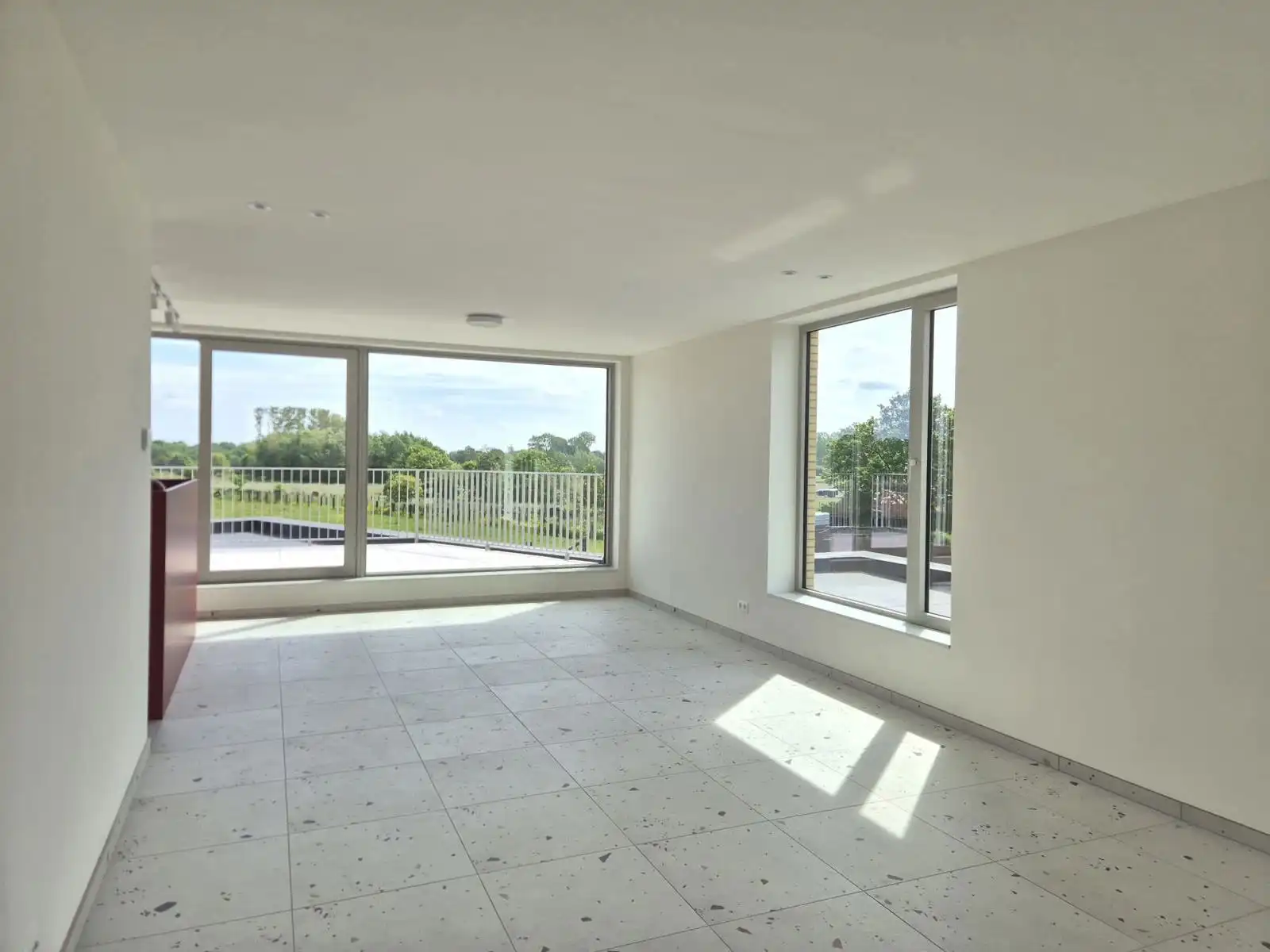 Triplex nieuwbouwappartement met 2 slaapkamers - 2 terrassen foto 3