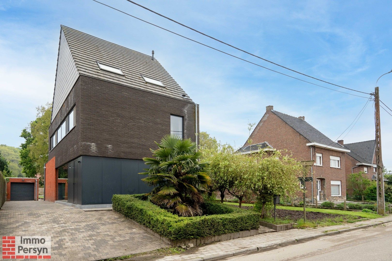 Prachtige HOB (2012) met 6 Slaapkamers, 2 Badkamers, Zwembad en Vrijstaande Garage foto 25