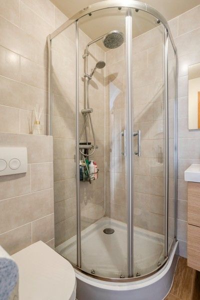 Gerenoveerde halfopen woning met 3 slaapkamers, zonnige tuin en inpandige garage in hartje Wakken! foto 20