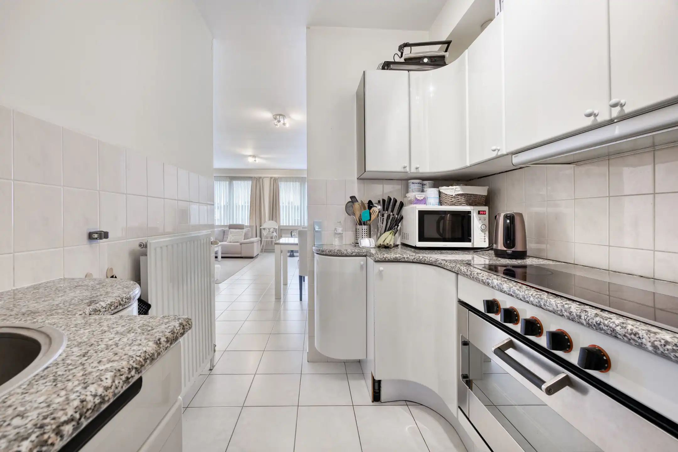 Opbrengsteigendom met 3 verhuurde appartementen nabij stad  foto 9