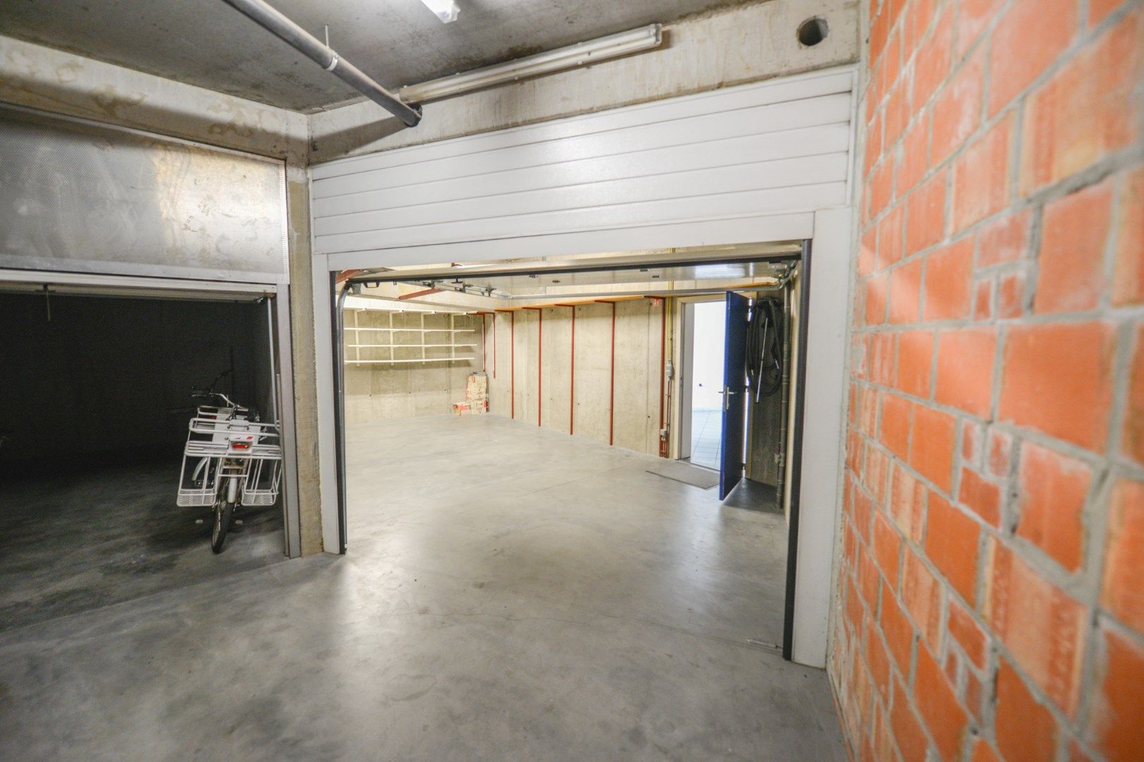 Handelspand van 100m2 incl garage op zichtlocatie! foto 9