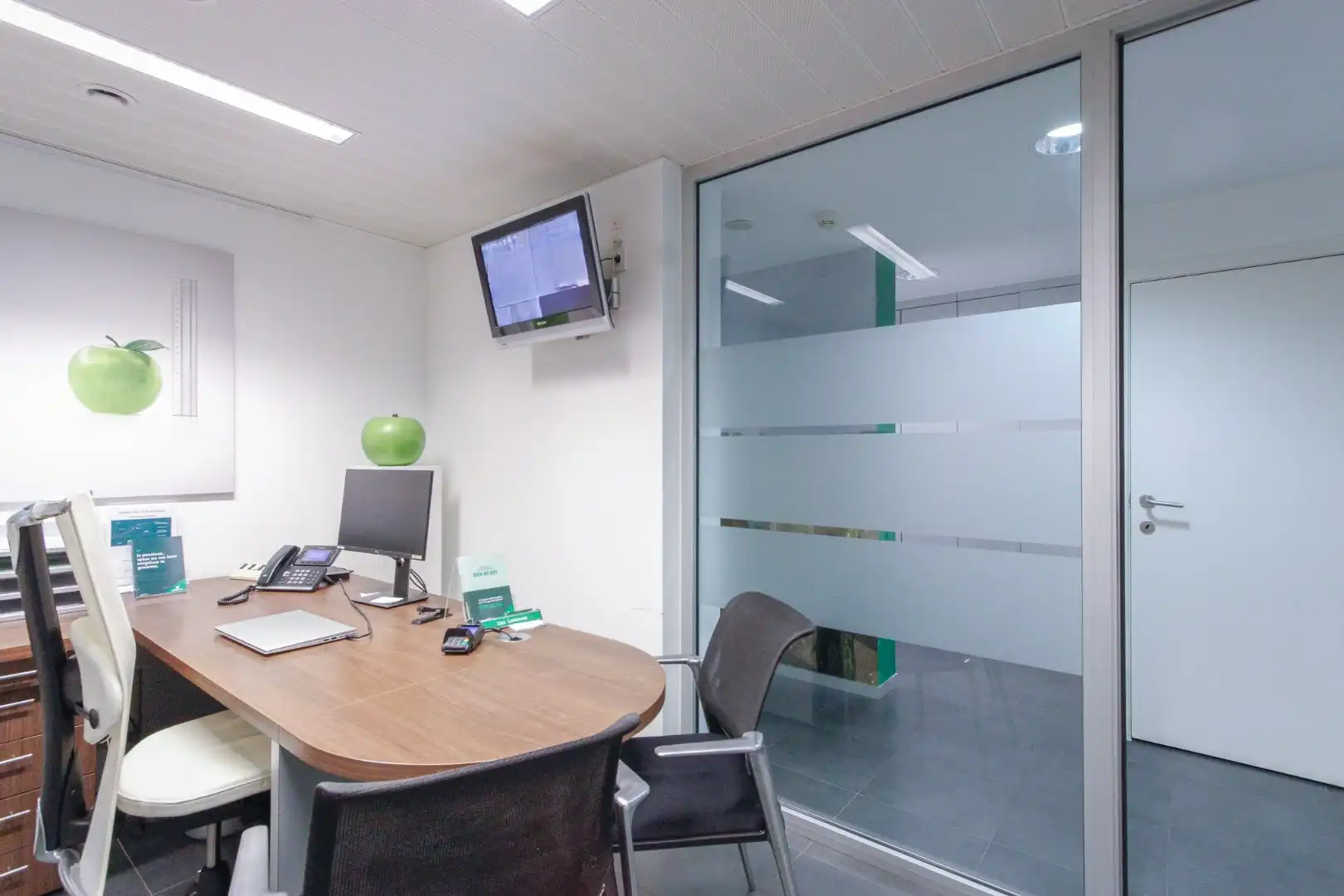 Instapklare kantoorruimte te koop Knokkestraat 56 Heist foto 4