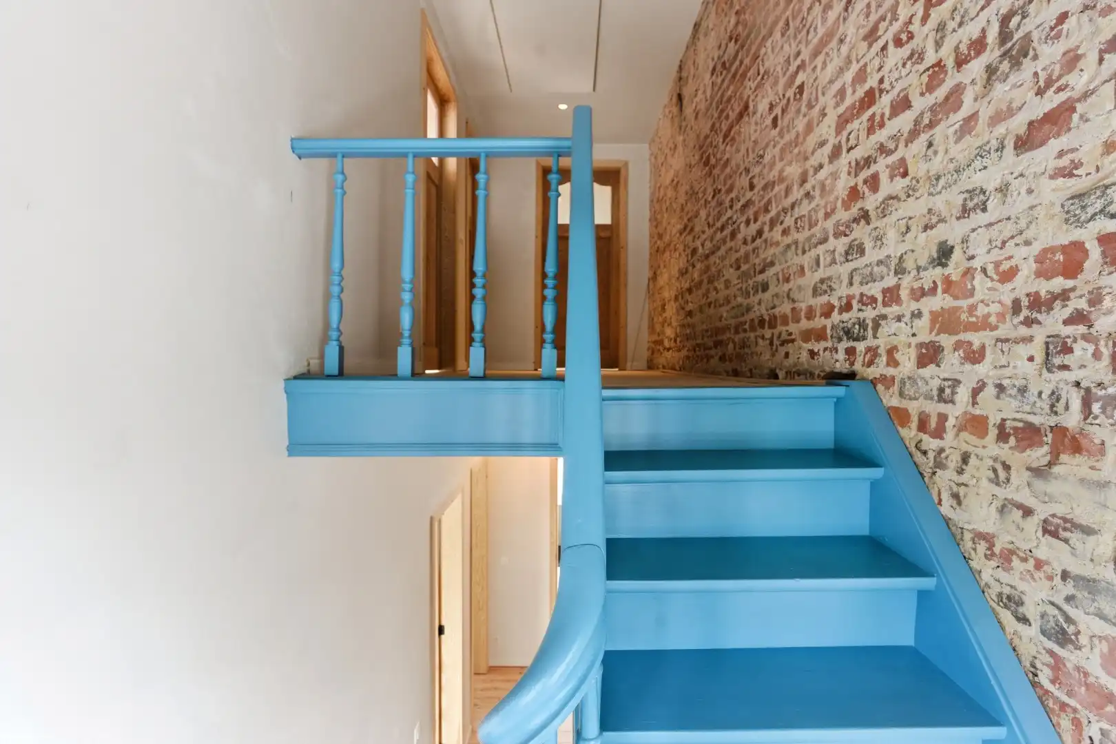 Exclusief gerenoveerde herenwoning met 4 slaapkamers, 2 badkamers en een adembenemende stadstuin. foto 27