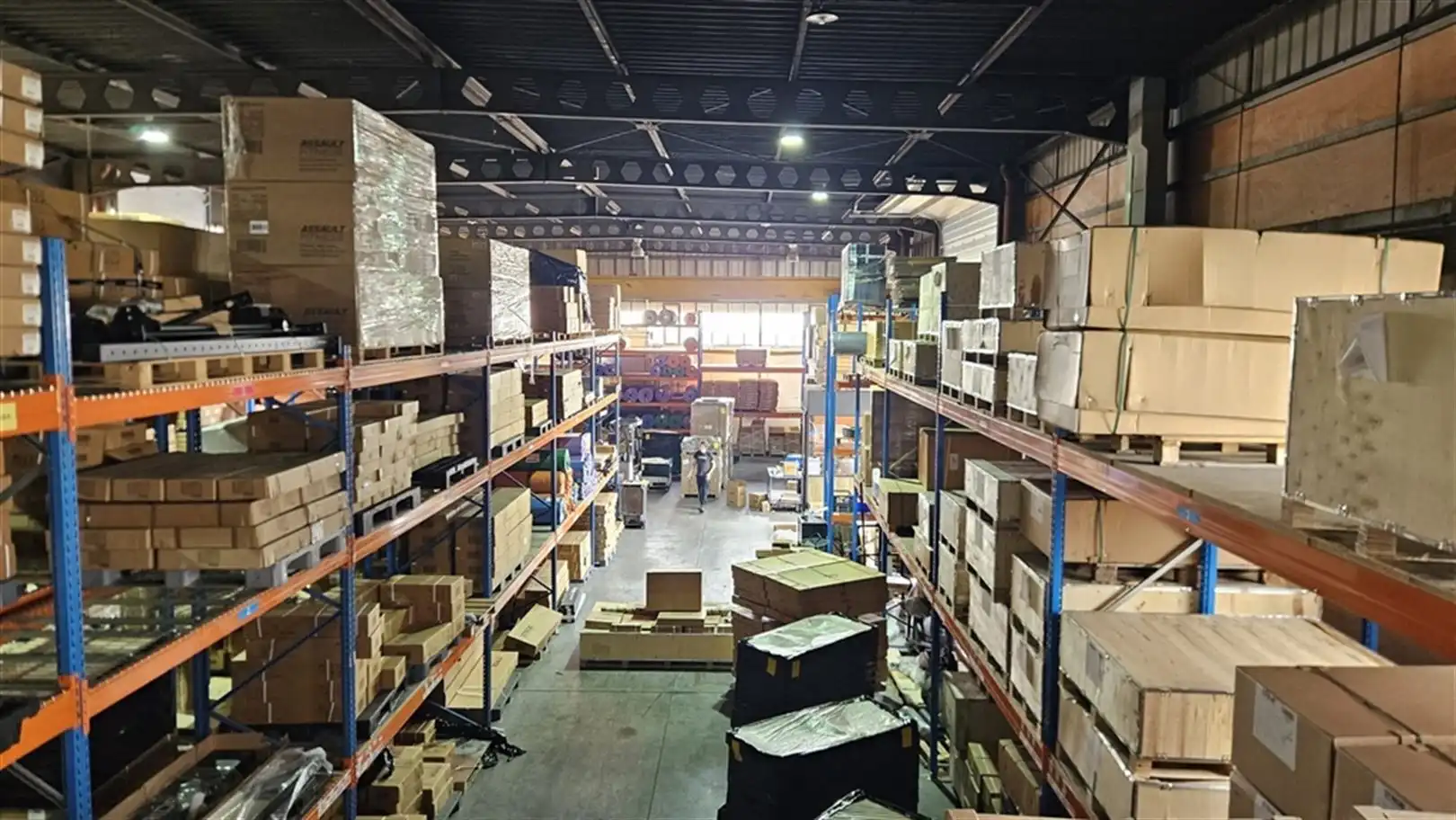 Magazijn met kantoren op toplocatie in Zwijnaarde foto 11