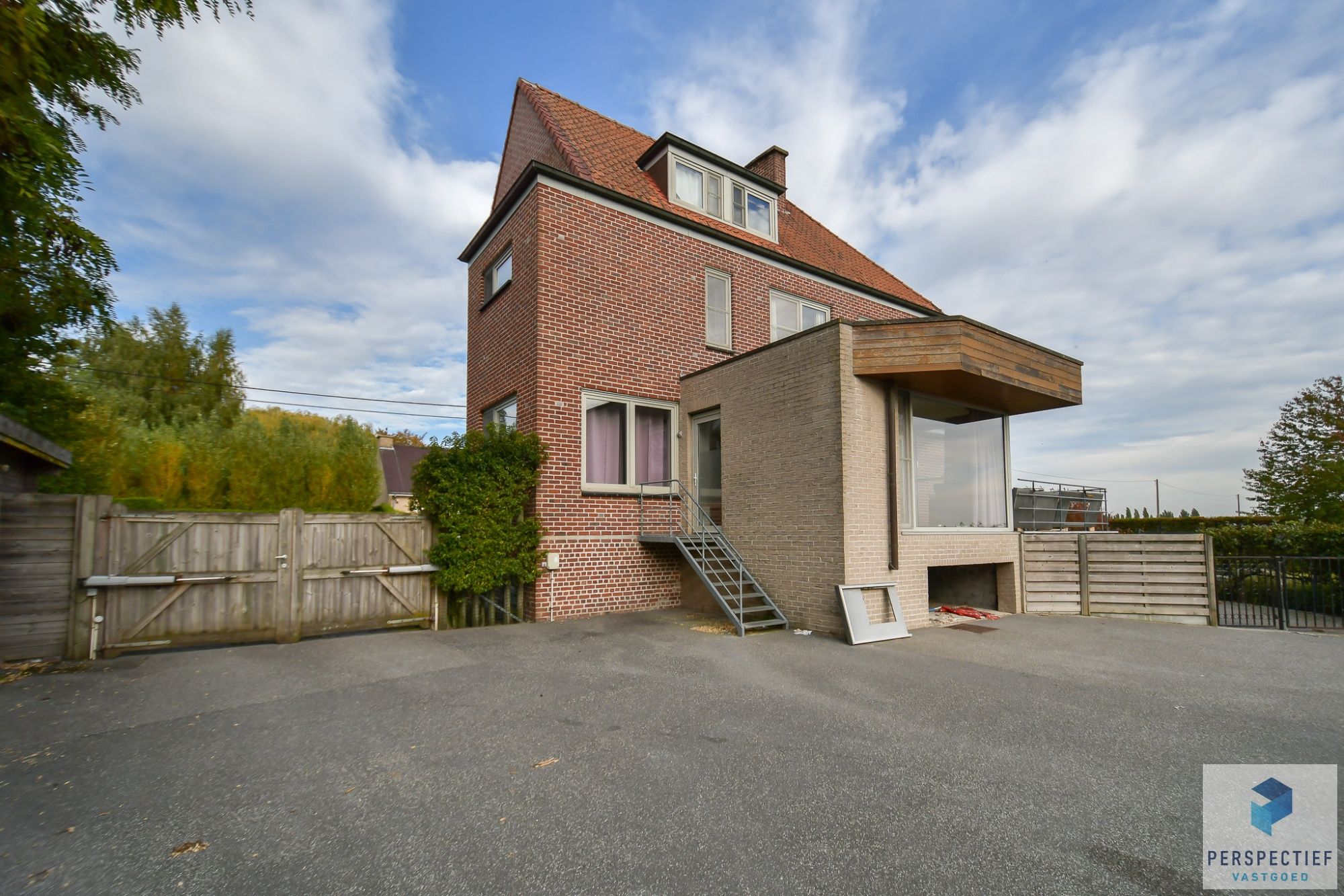 Karaktervolle villa met 5 slpk en atelier op 2291m² te Rollegem foto 6