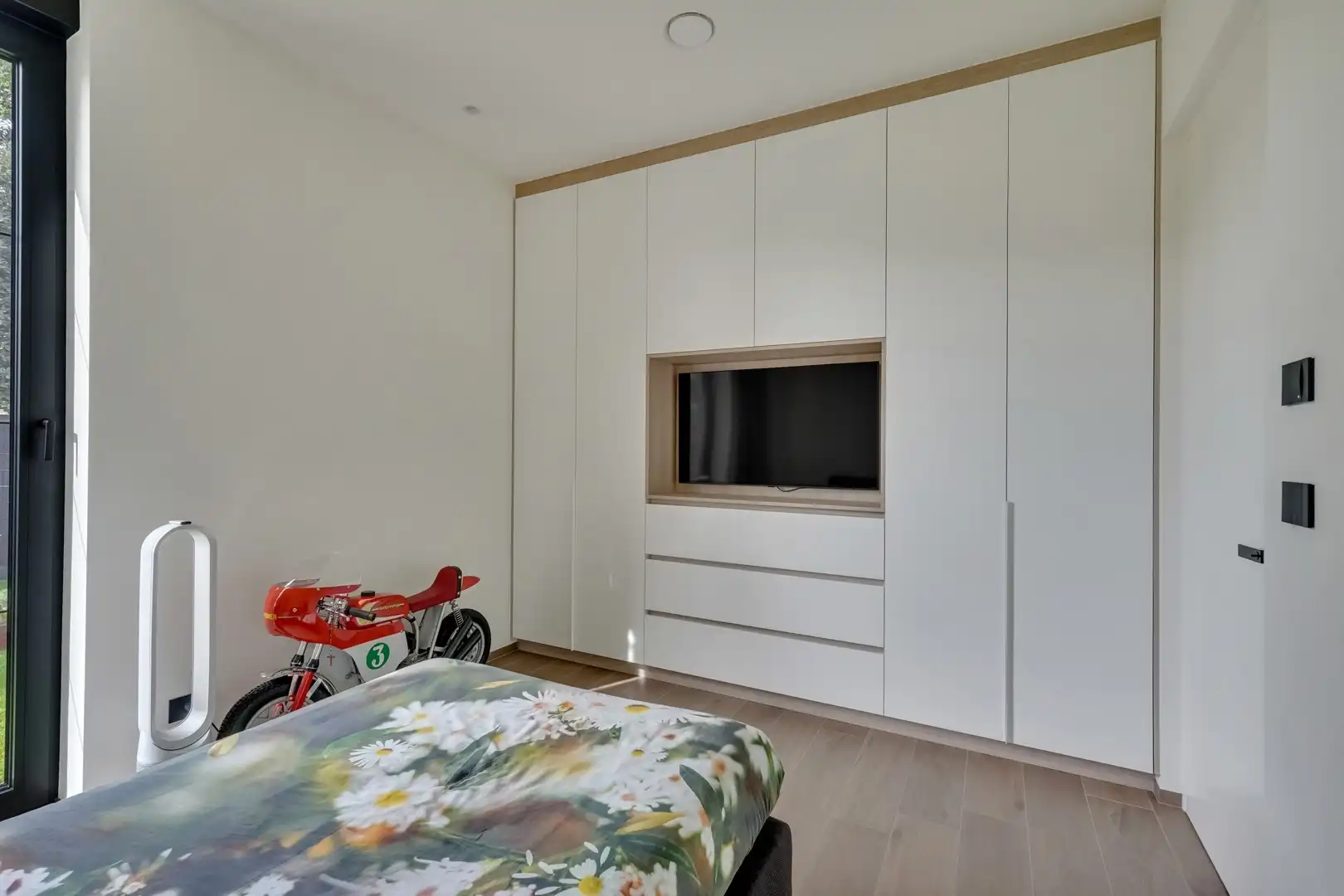 Luxe gelijkvloerse villa met zwembad & multifunctioneel poolhouse te Lanklaar foto 23
