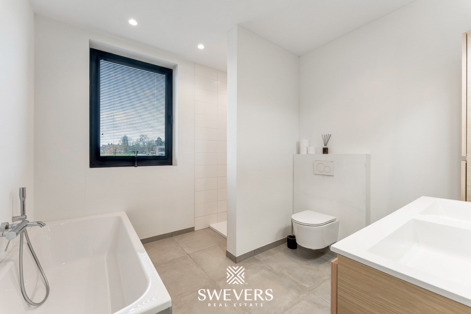 Ruim en energiezuinige nieuwbouwwoning in rustige straat te Borgloon foto 12