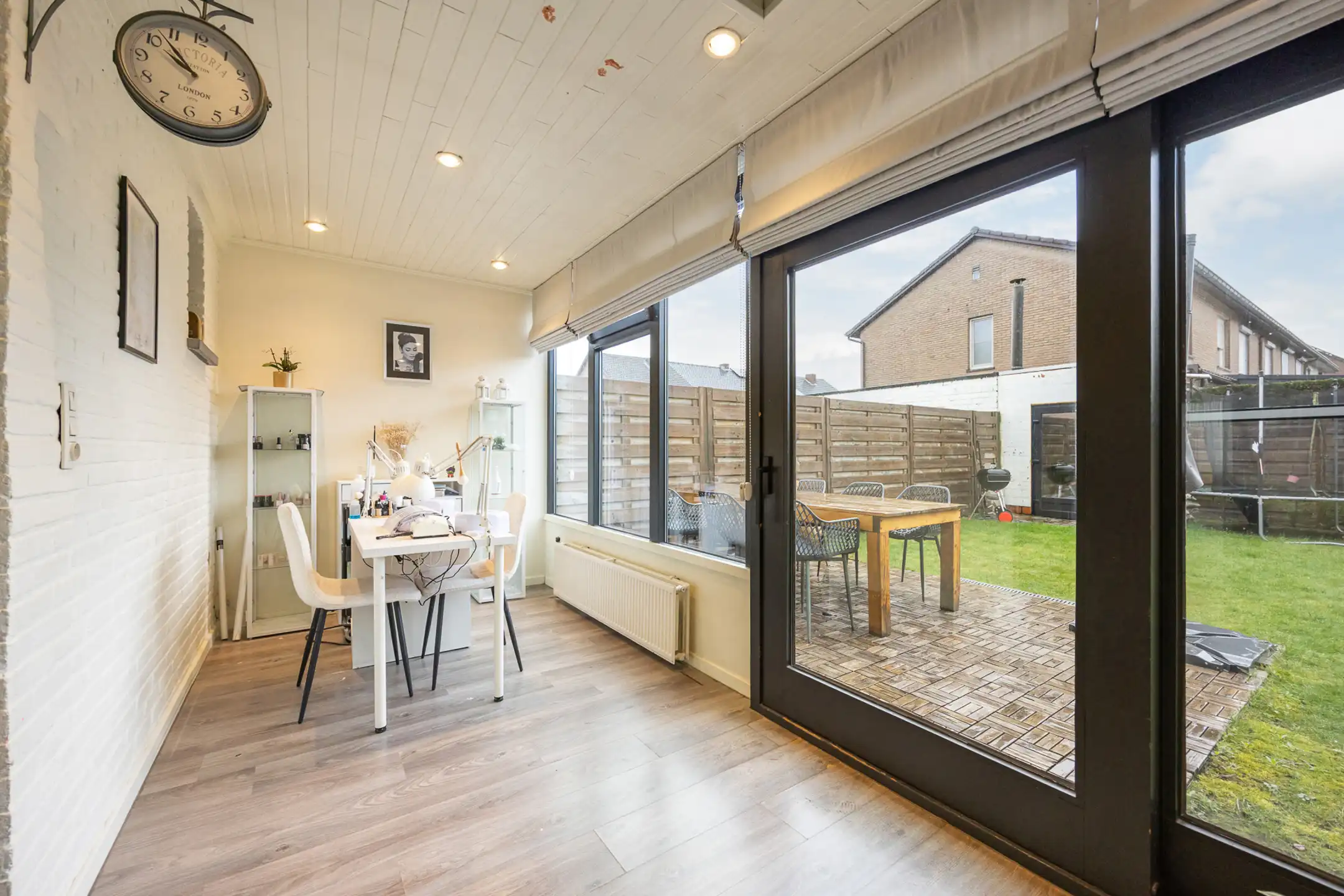 Gunstig gelegen woning met drie slaapkamers en garage foto 33