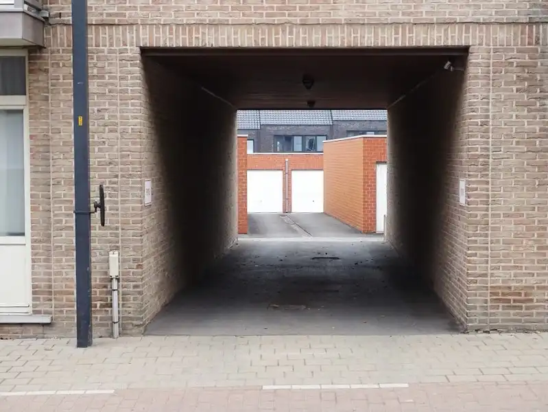 Garage in centrum Anzegem TE KOOP! foto 5