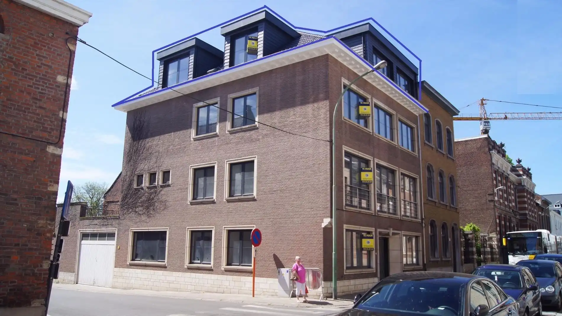 Prachtig dakapp. met 2 grote slpks pal in het centrum foto {{pictureIndex}}