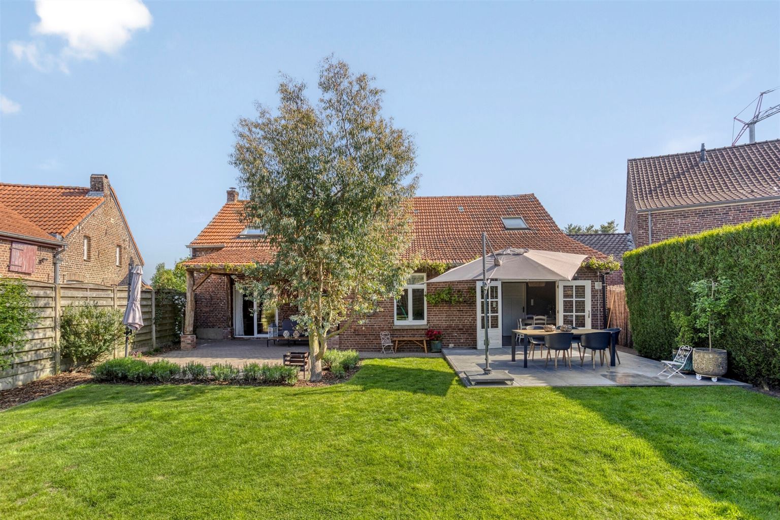Prachtige, gerenoveerde hoevewoning op 4a9ca, voorzien van 4 slaapkamers, inpandige garage en omheinde tuin op een toplocatie in Kessenich. foto 31