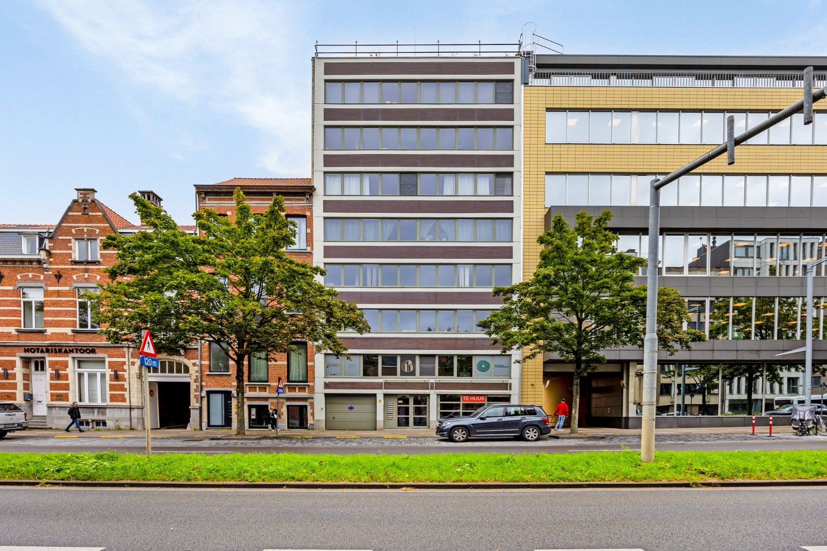 Uitstekend gelegen kantoorruimte van 255 m² met tuin vlakbij station van Leuven onmiddellijk beschikbaar voor verhuur foto 1