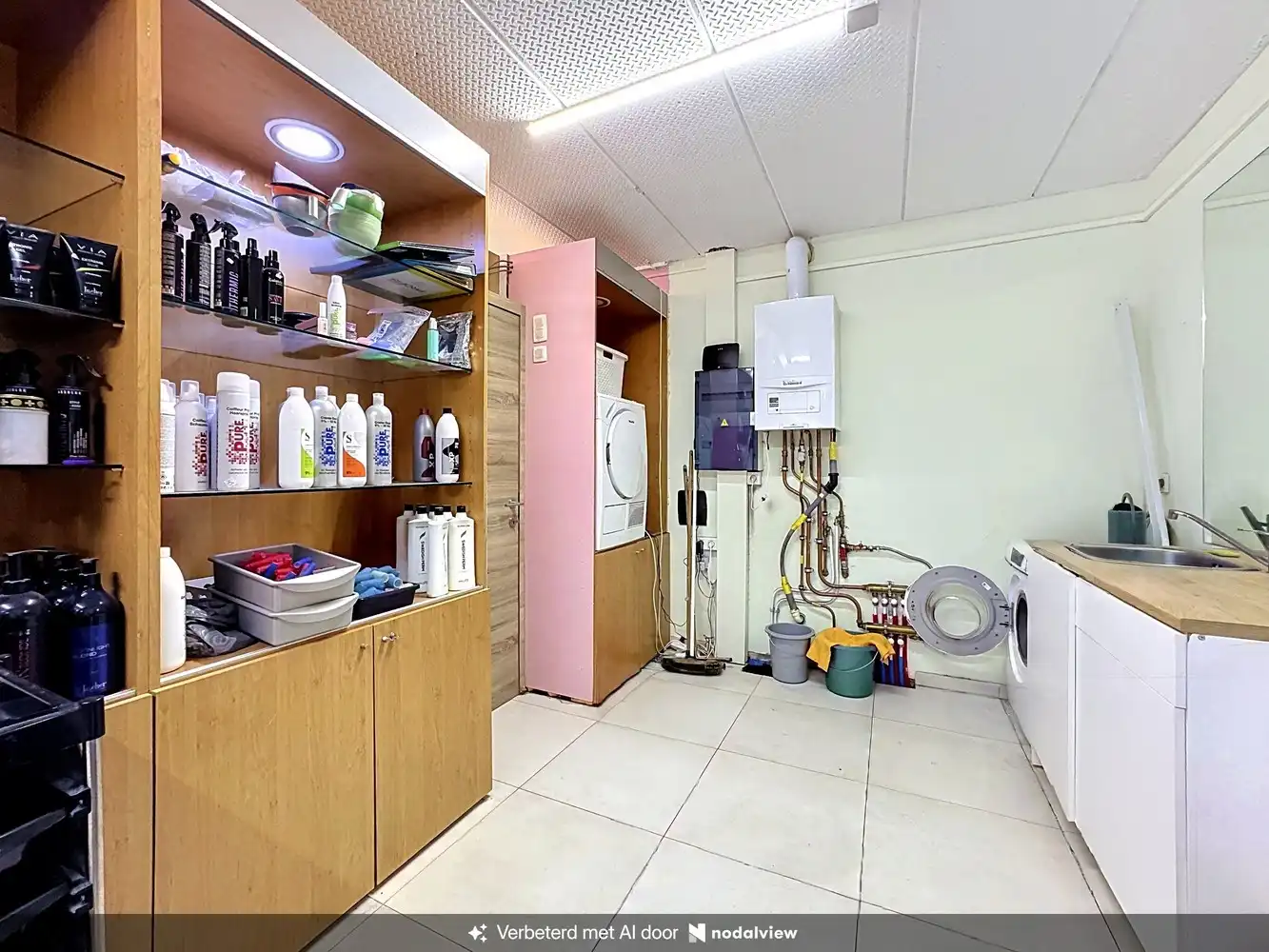 Unieke Investeringsopportuniteit: Commercieel gelijkvloers handelspand (160m²) in hartje Sint-Lievens-Houtem foto 17