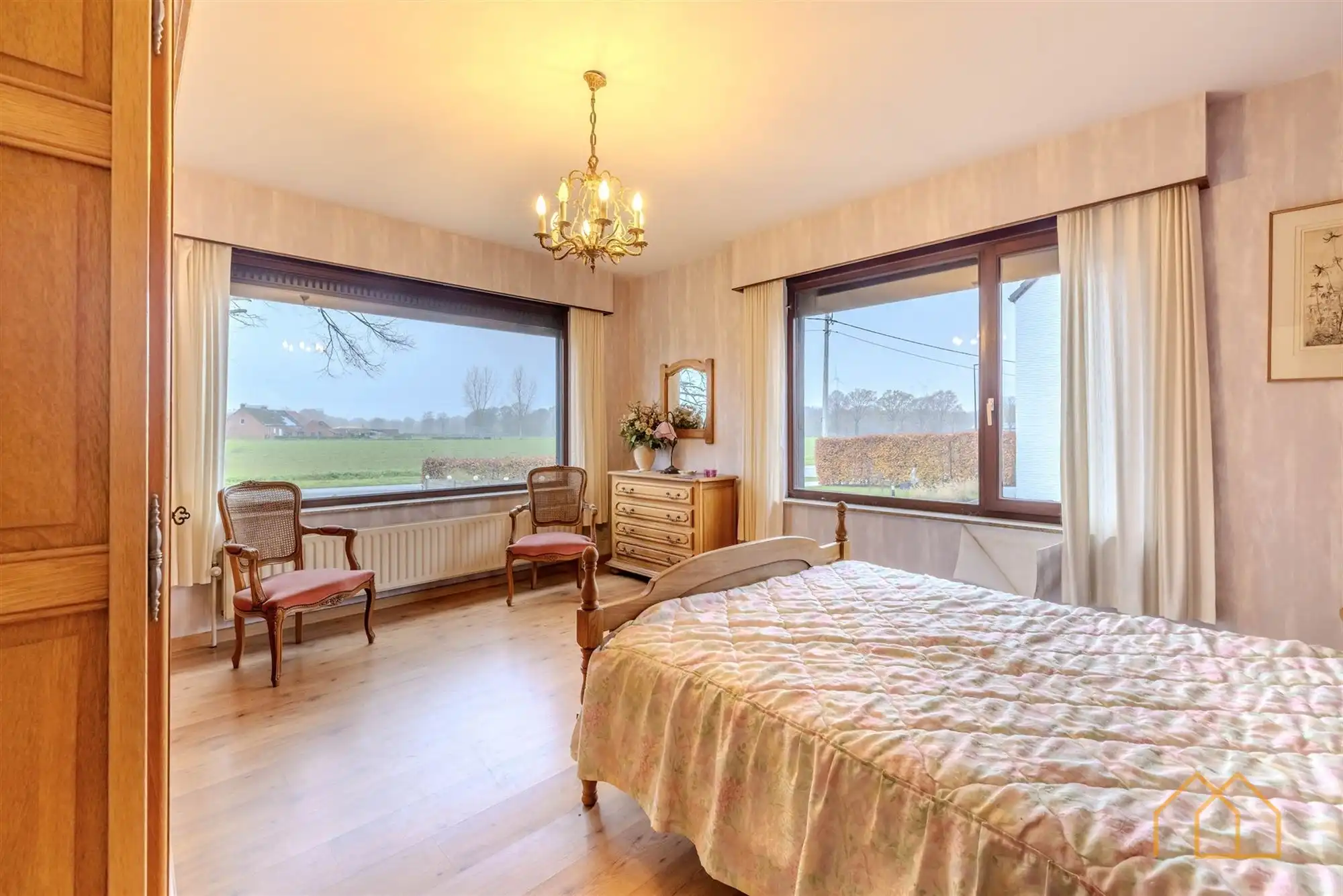 Ruime woning op 12a met veel kelder en garage foto 11