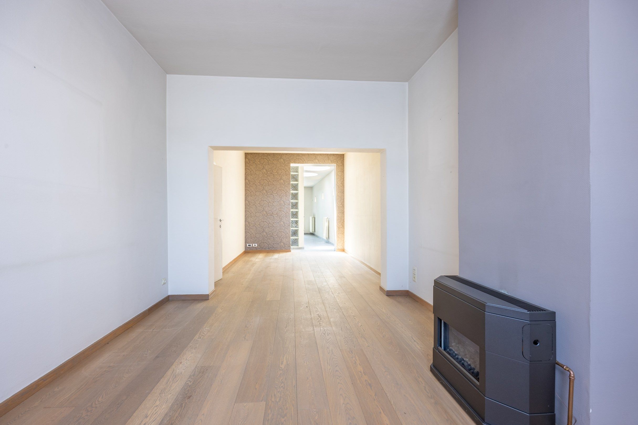 Op te knappen woning op uitstekende locatie foto 4