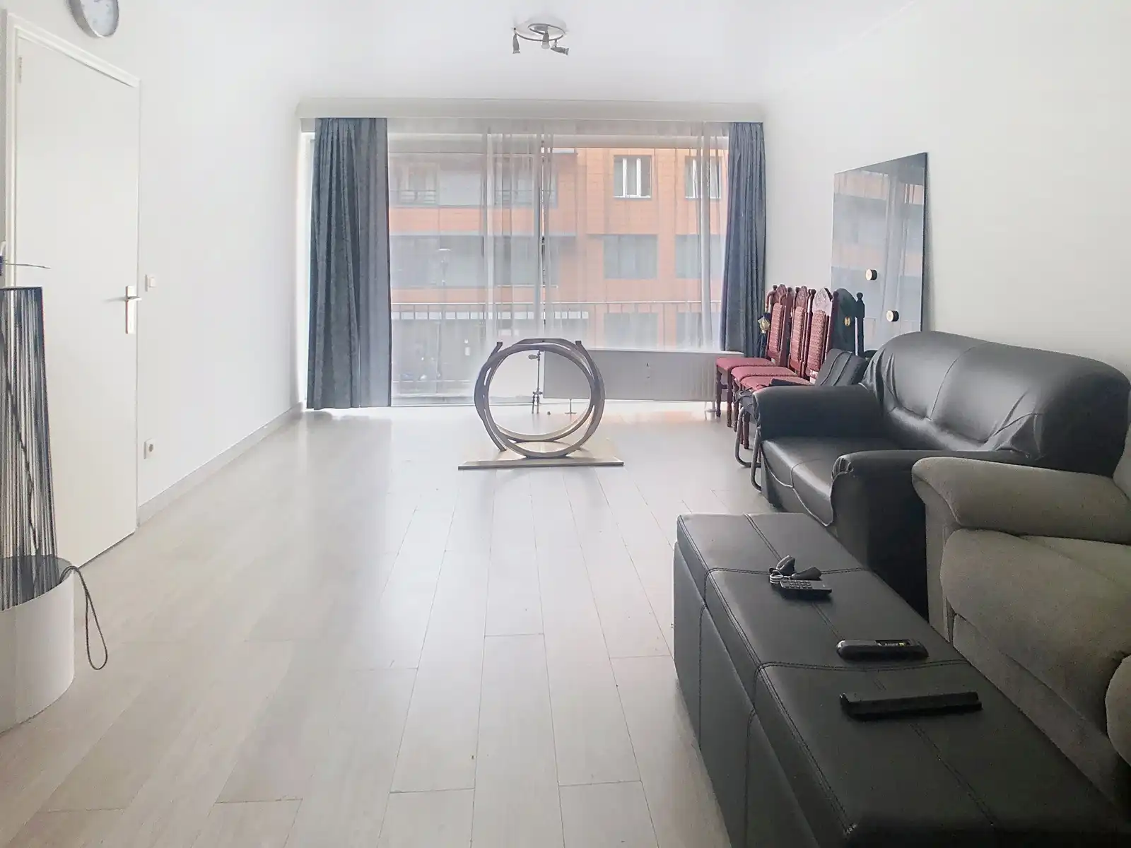 Te renoveren appartement met 2 slaapkamers en garage foto 6