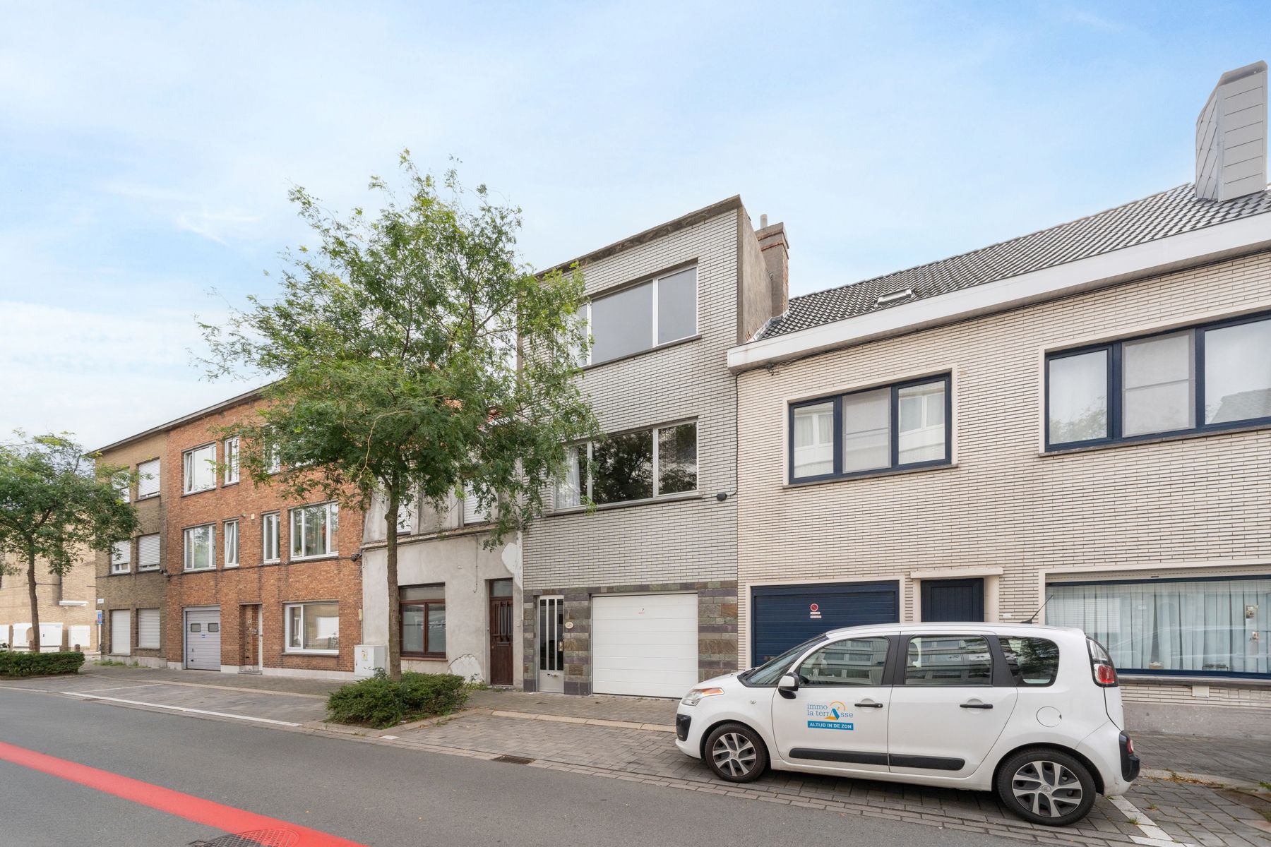 Ruime en lichtrijke woning met centrale ligging. foto 1