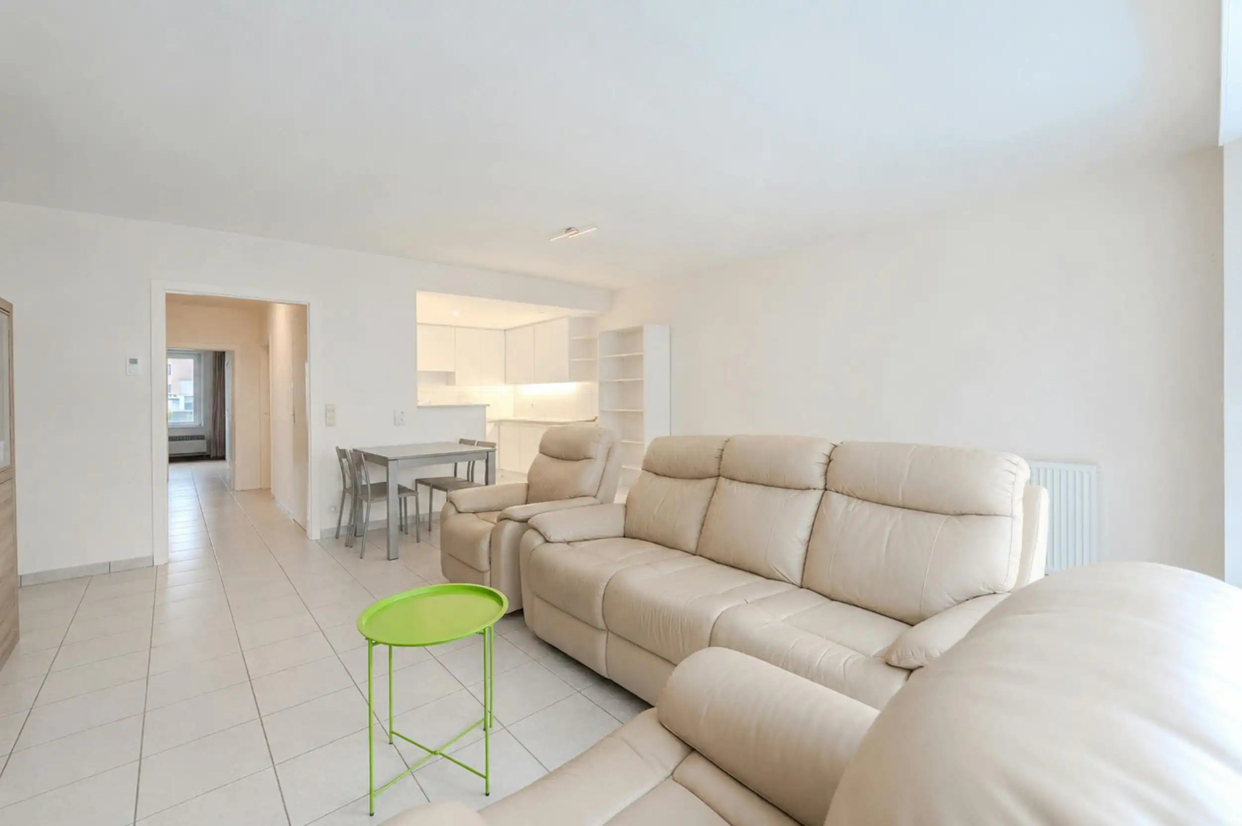 Instapklaar appartement met twee slaapkamers en terras foto 4