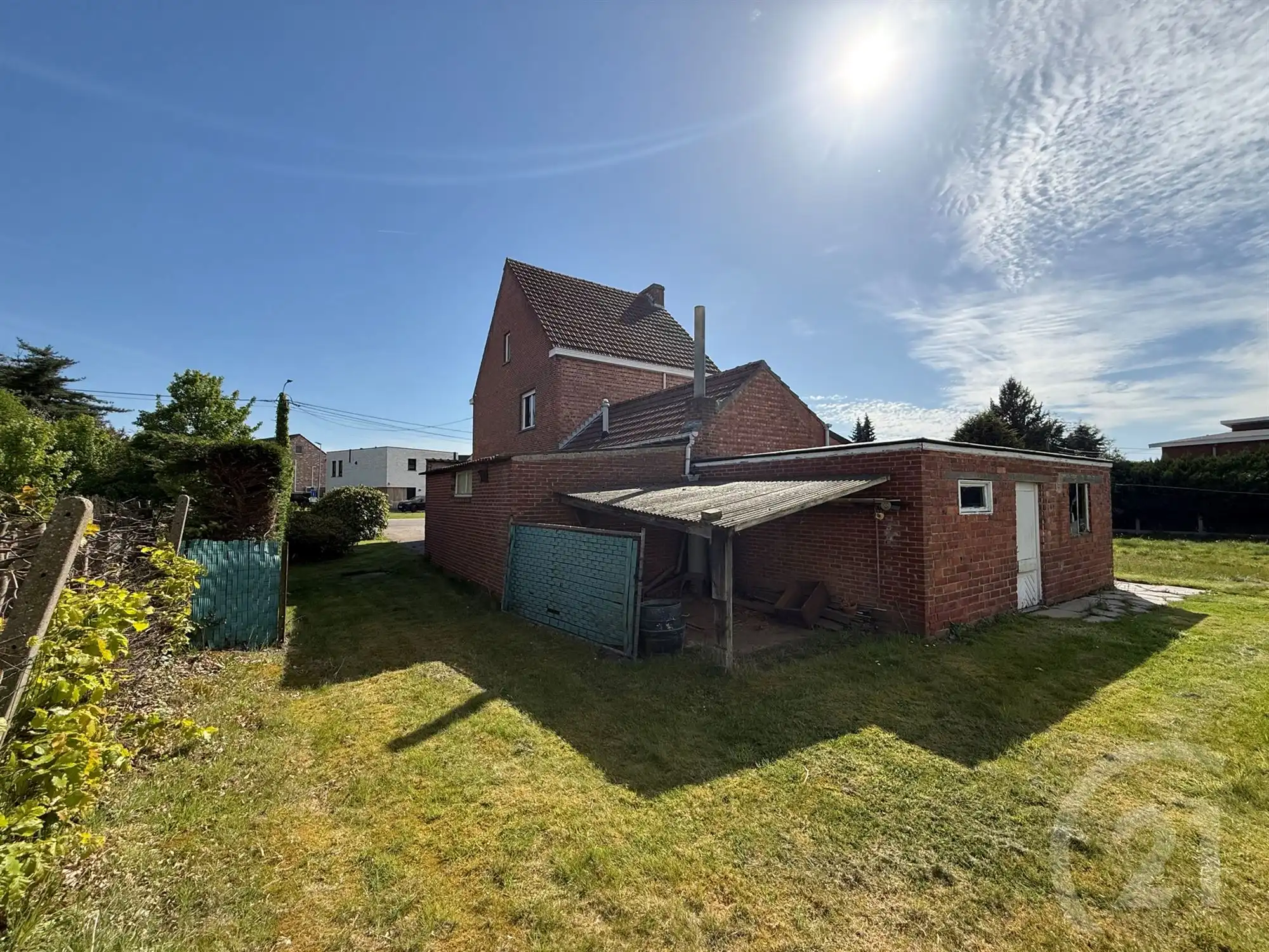 Te renoveren woning met veel potentieel. foto 18