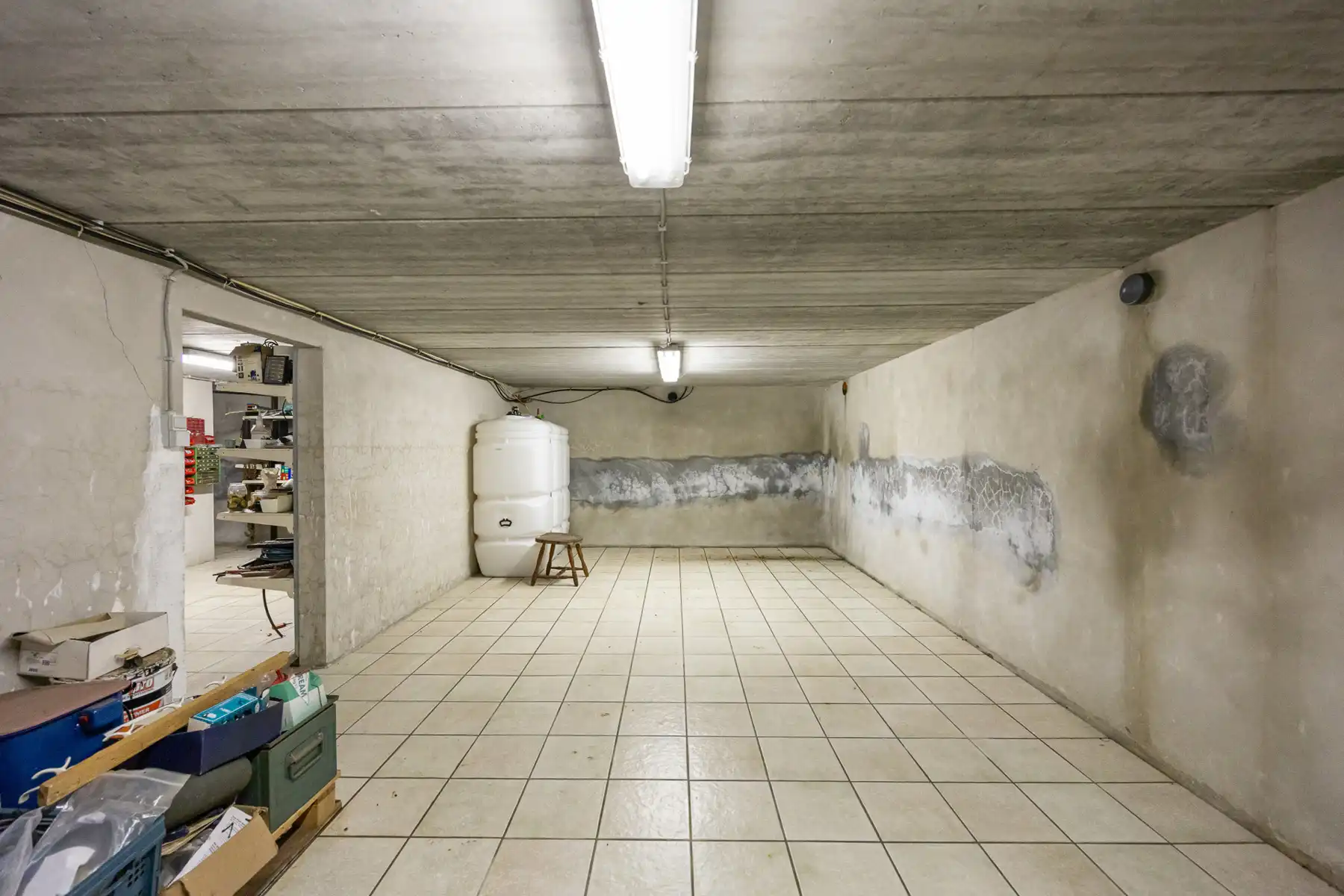 Gerenoveerde laagbouwwoning met grote opslagruimte op ca 1.374m² (opsplitsing tot 2 bouwgronden mogelijk). foto 28