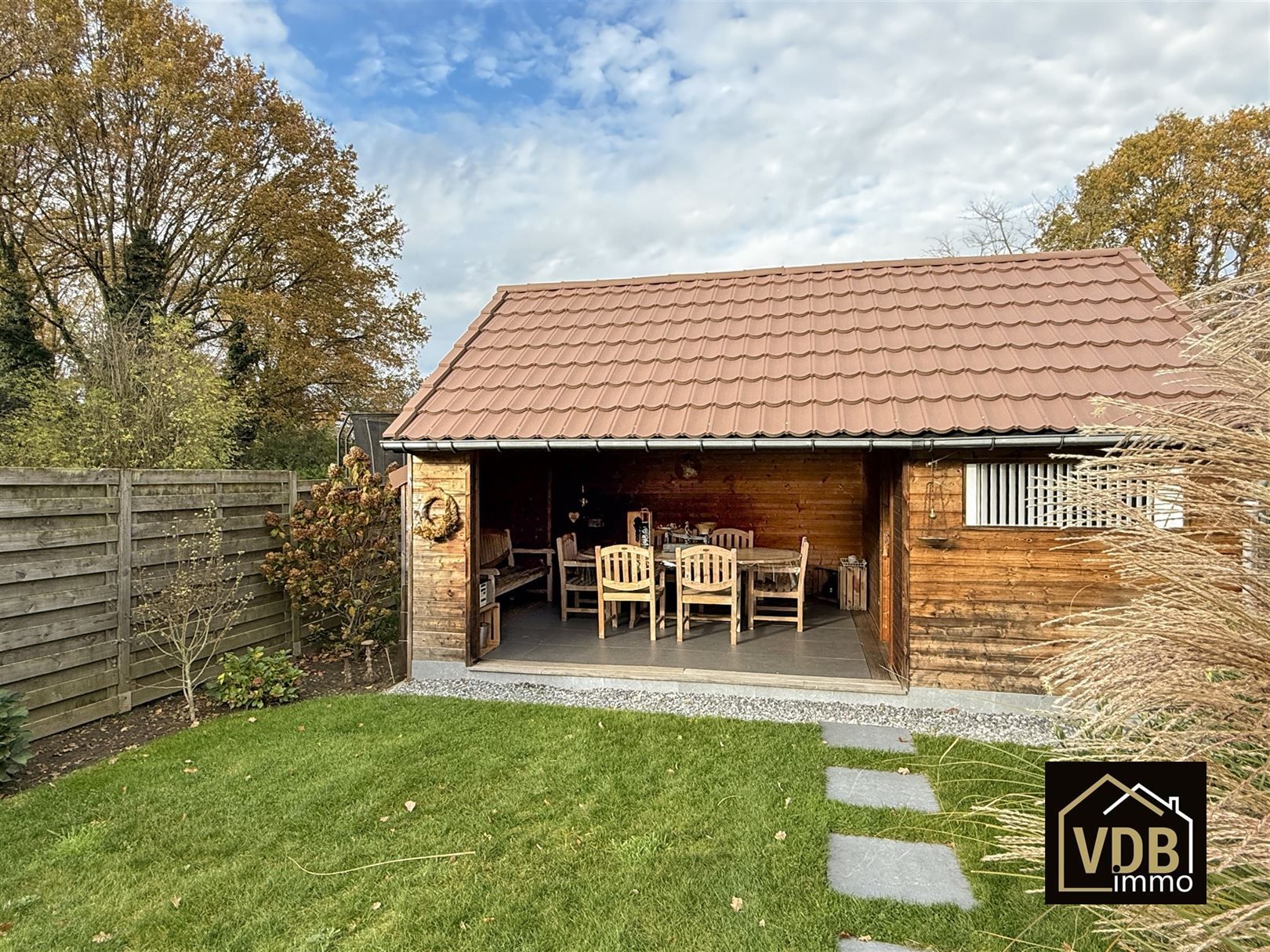 Instapklare halfopen bebouwing met 3 slaapkamers foto 25