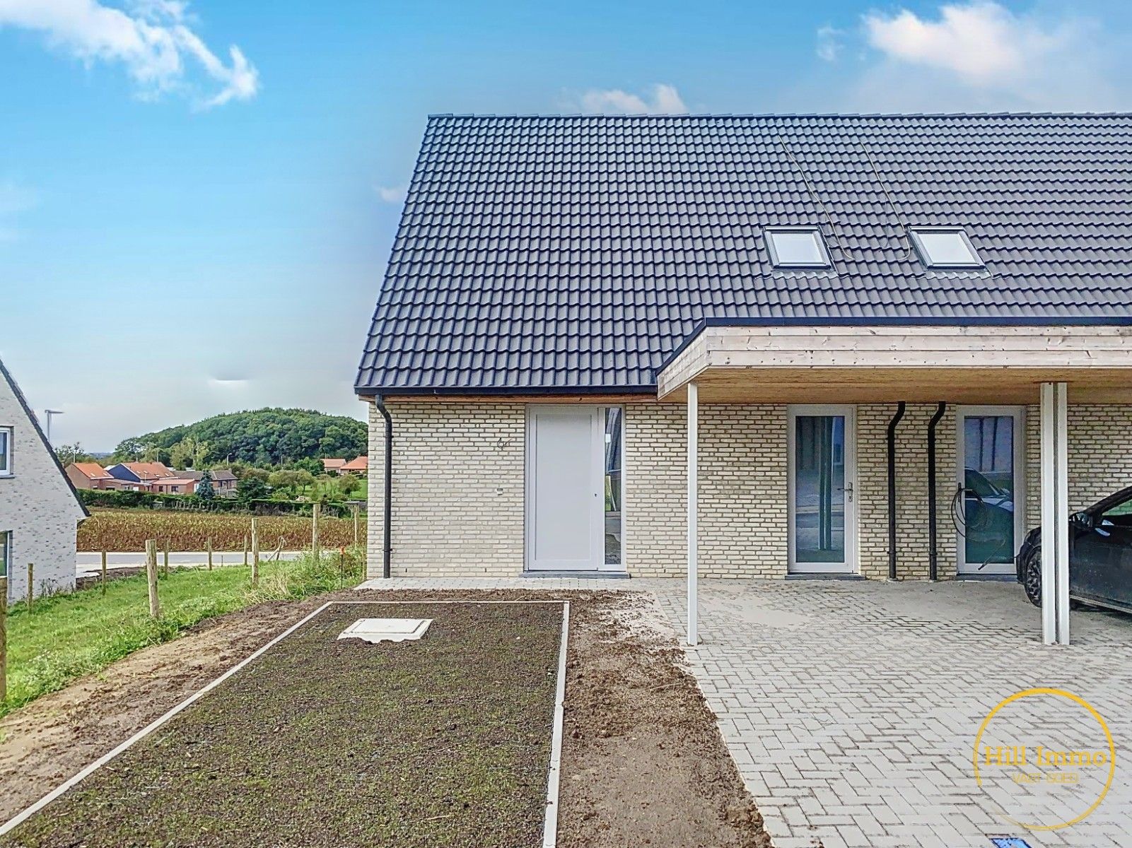 Nieuwbouwwoning te Wijtschate met prachtig zicht over Vlaamse velden foto {{pictureIndex}}