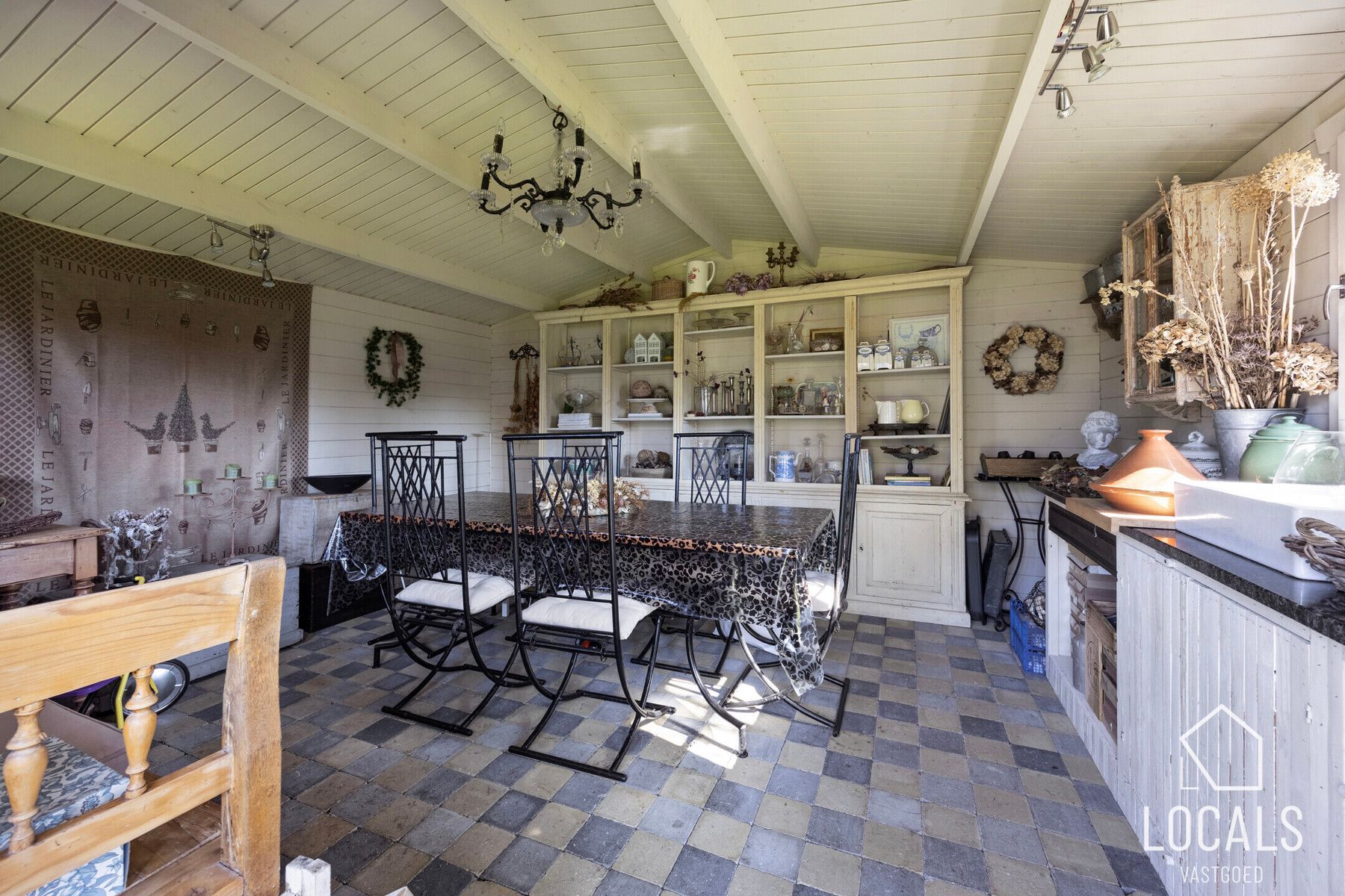 Tijdloze villa in doodlopende straat aan het bos foto 28