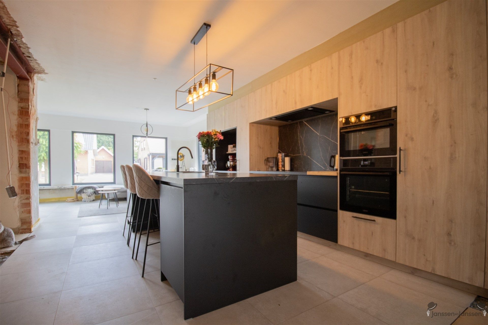 Verder af te werken, deels gerenoveerde vrijstaande woning met 3 slaapkamers op 632 m² foto 5