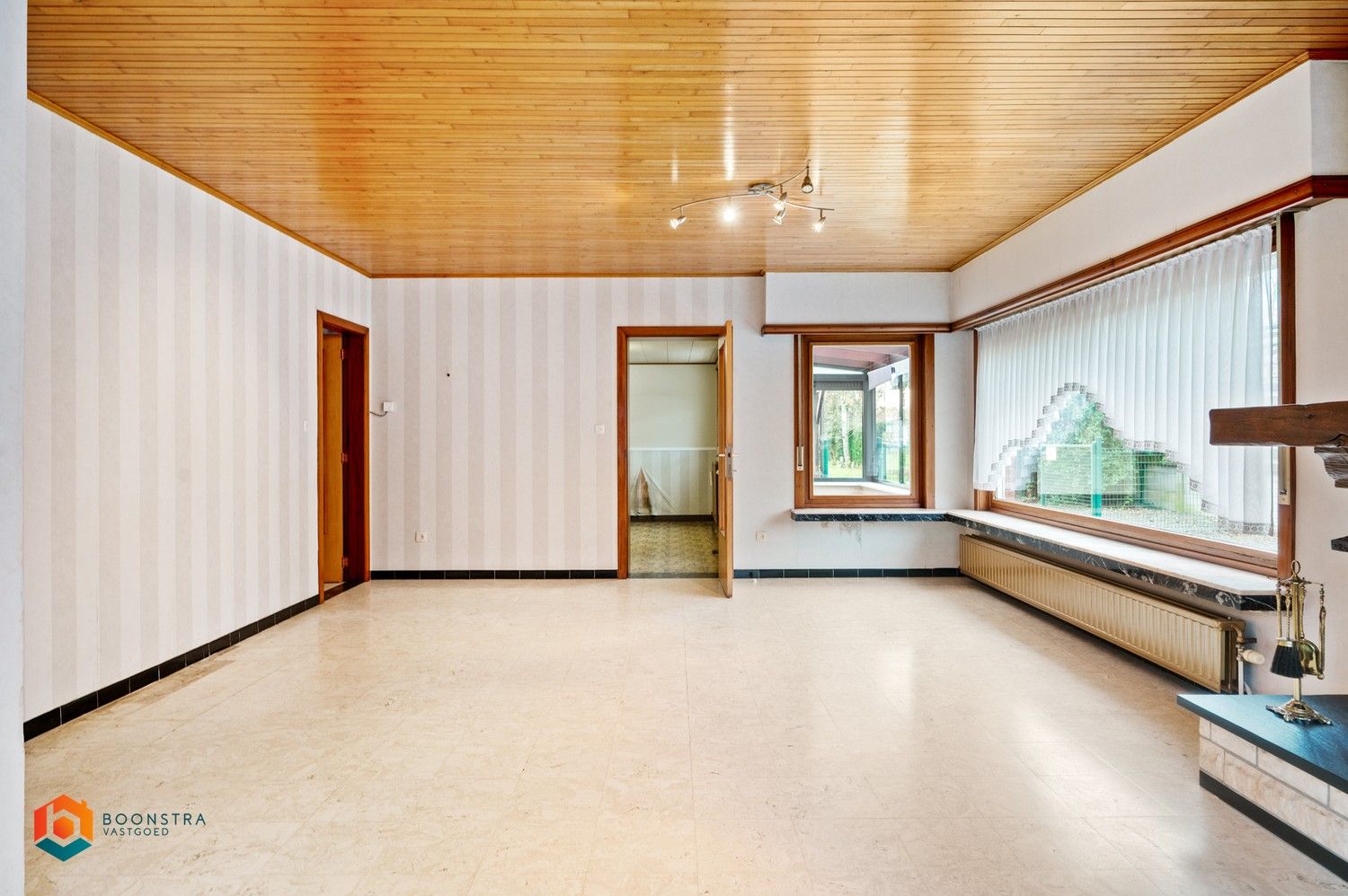 Gelijkvloerse open bebouwing met veel potentieel op 1.827 m² foto 3