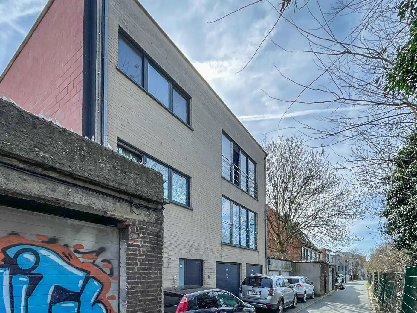 RECENTE OPBRENGSTEIGENDOM MET 2 APPARTEMENTEN! foto 2