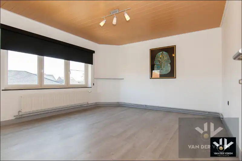 VOLLEDIG GERENOVEERDE, INSTAPKLARE GEZINSWONING foto 17