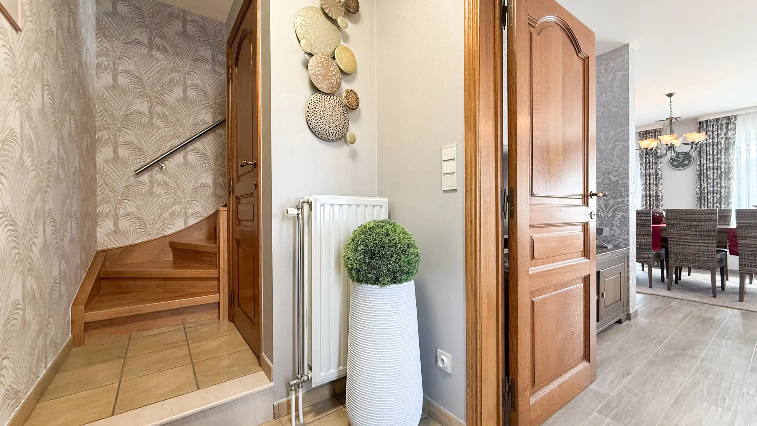 Instapklare woning met 3slpks, tuin, airco en zonnepanelen! foto 2