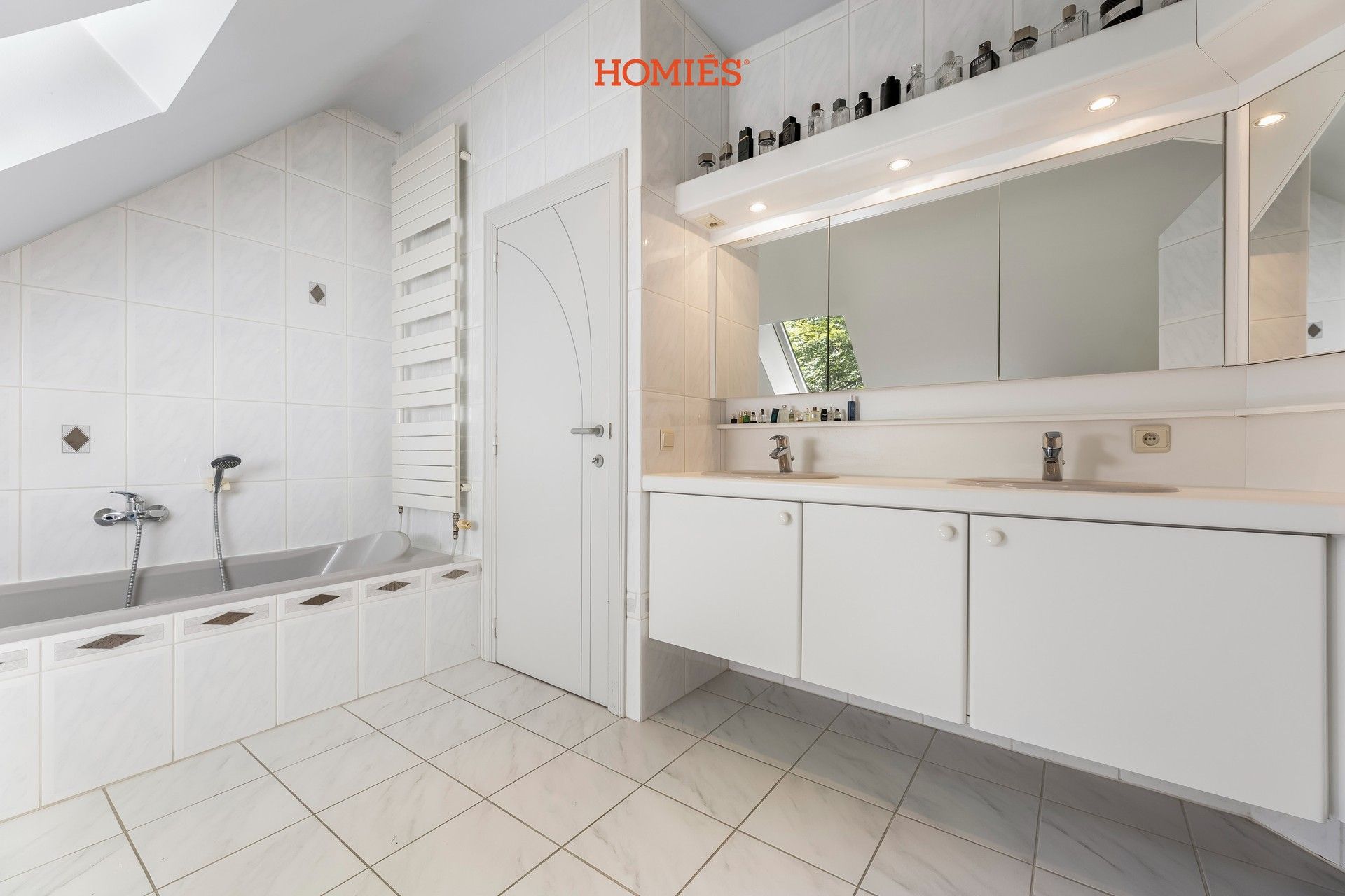 Instapklare villa op een ruim perceel foto 16