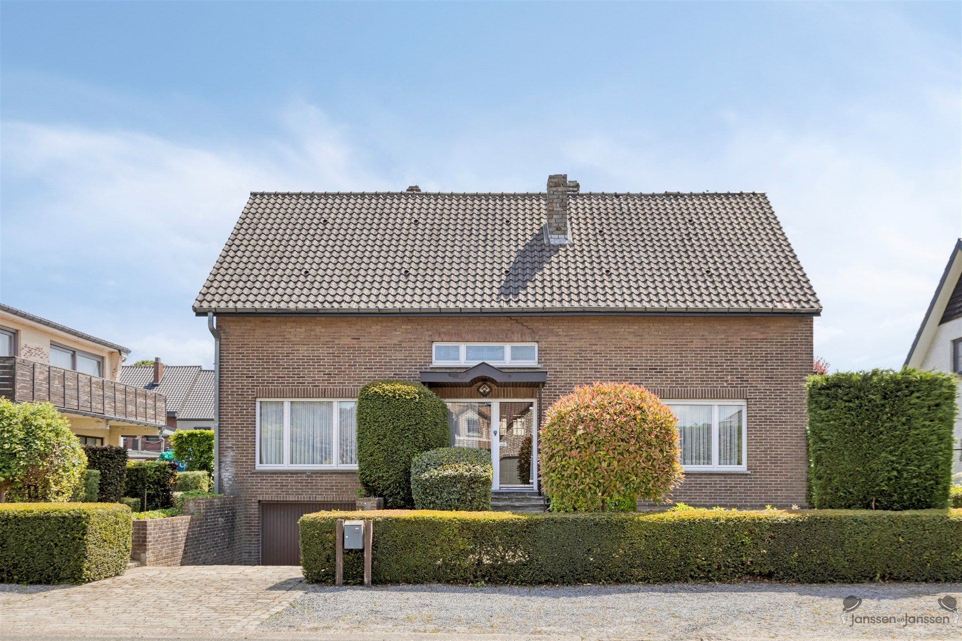 Hoofdfoto van de publicatie: Karaktervolle gezinswoning met 5 slaapkamers en eindeloos potentieel te Leopoldsburg
