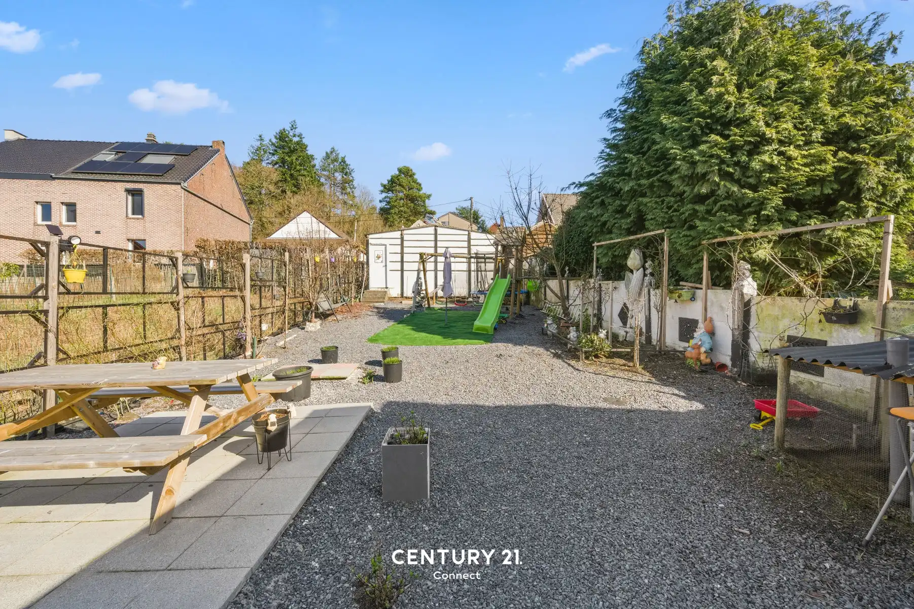 Multifunctionele woning in hartje Sint-Joris-Weert foto {{pictureIndex}}