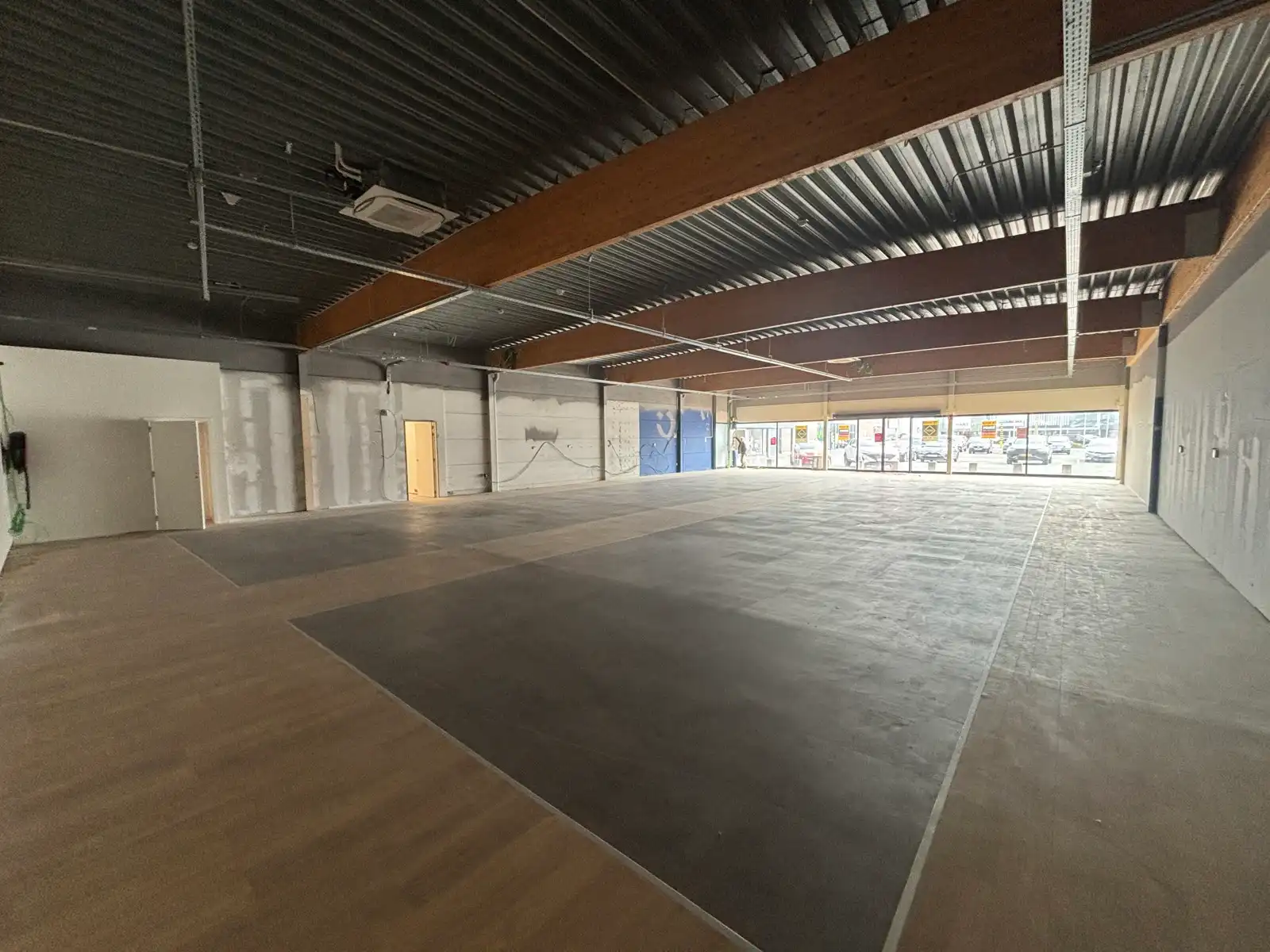 Baanwinkel 431 m² te huur – Roeselare foto 4