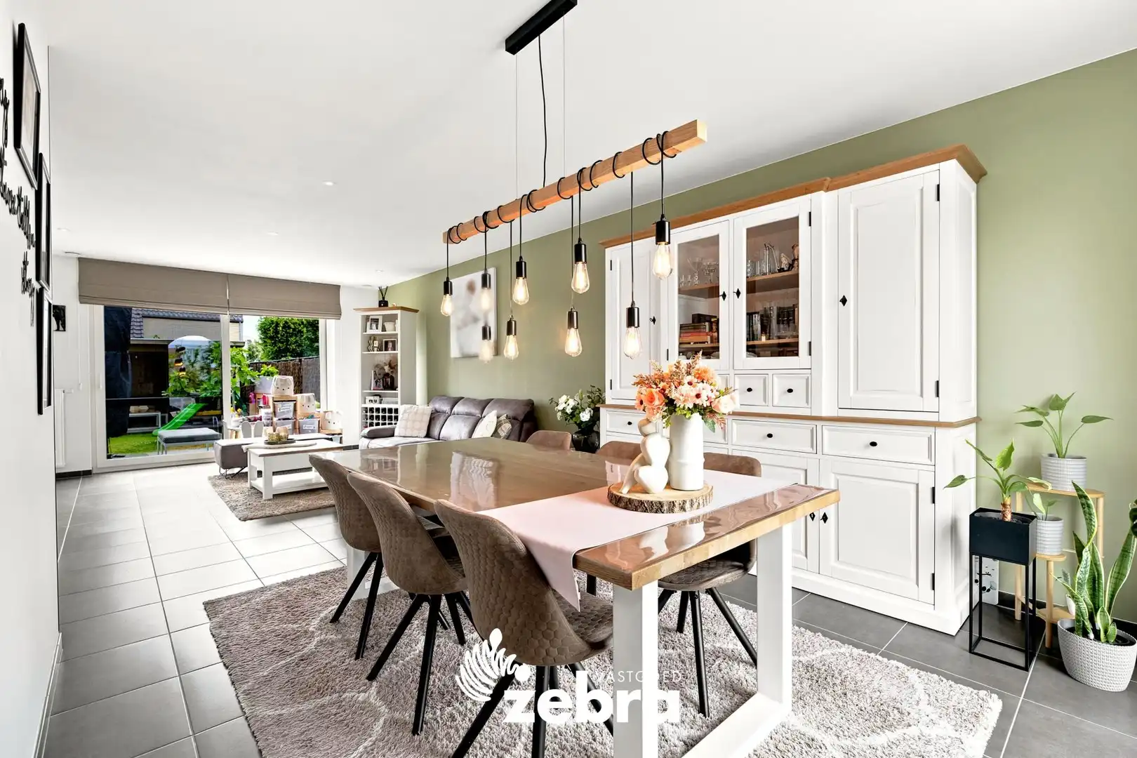 Modern wooncomfort in een instapklare woning met 4 slaapkamers! foto 4