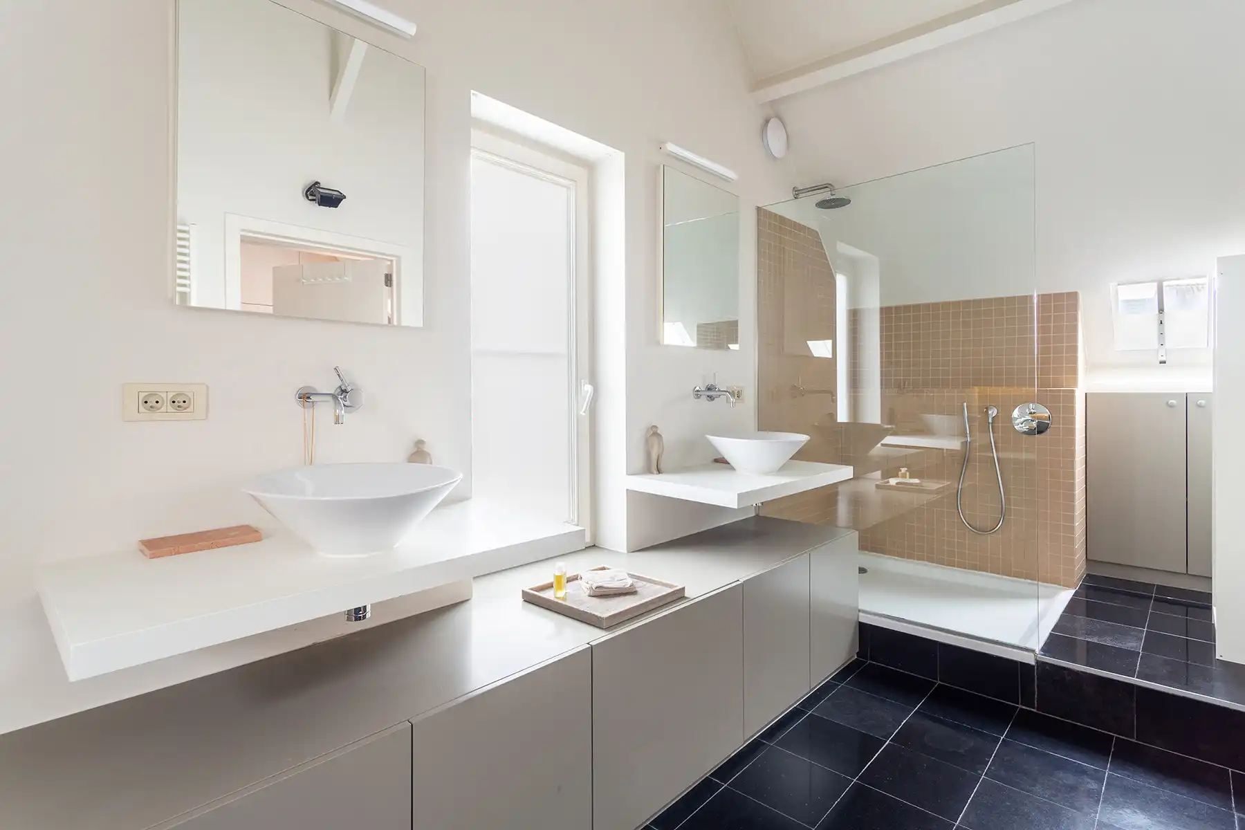 Uitzonderlijk 3 slpk duplex gelegen te centrum van Hove! foto 18