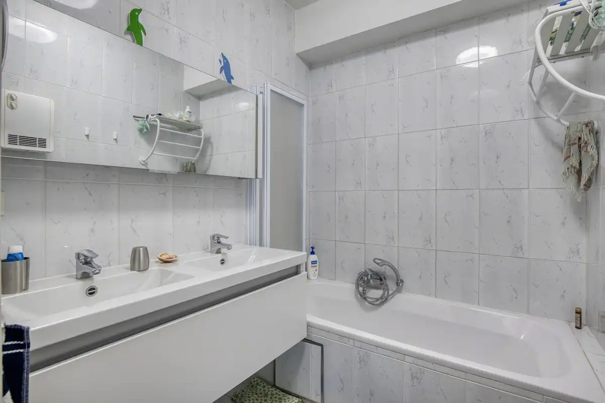 Zongericht appartement met 2 slaapkamers en aankoopmogelijkheid van een garage! foto 7