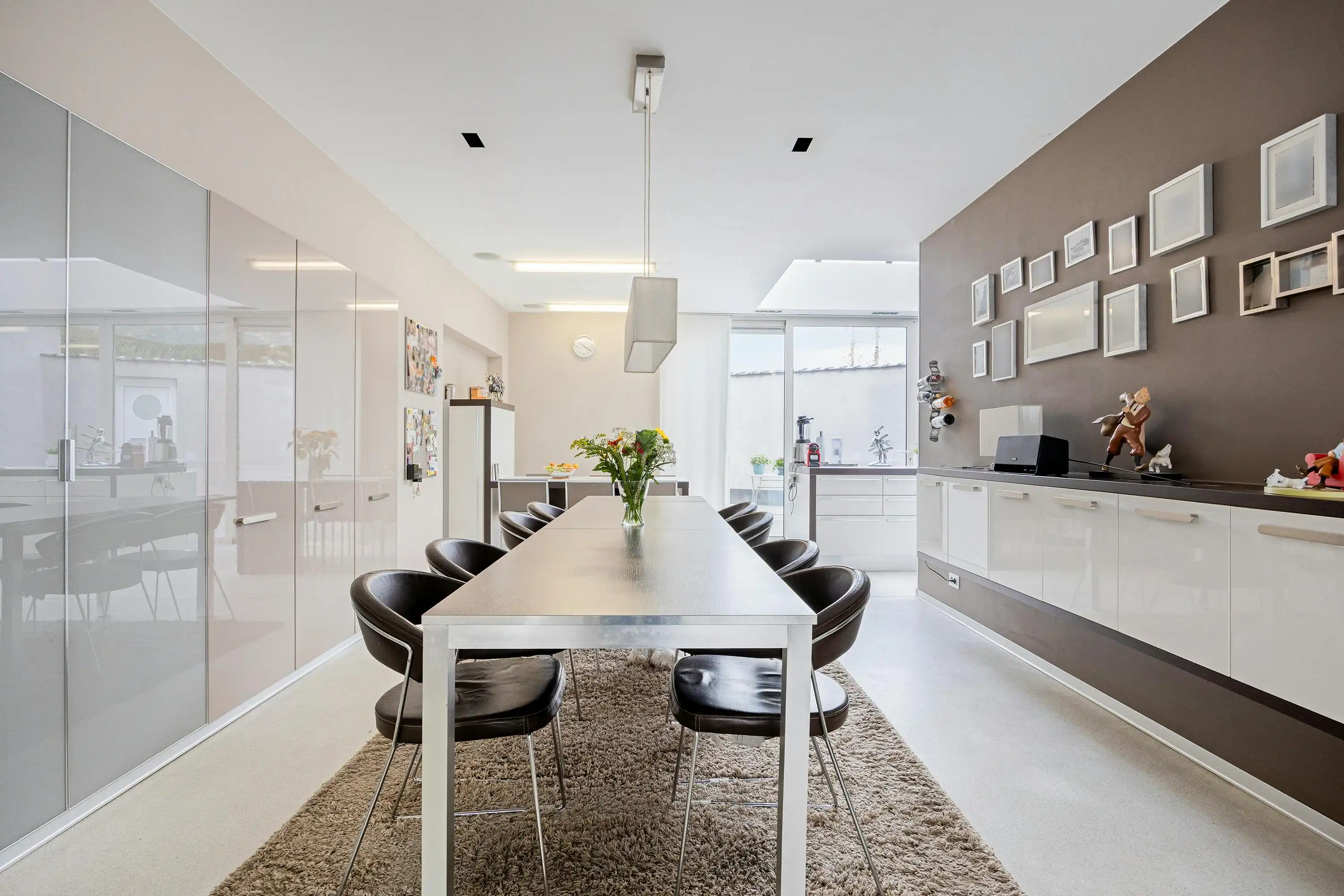 Veelzijdig eigendom met ruime woning, handelspand en magazijn foto 7