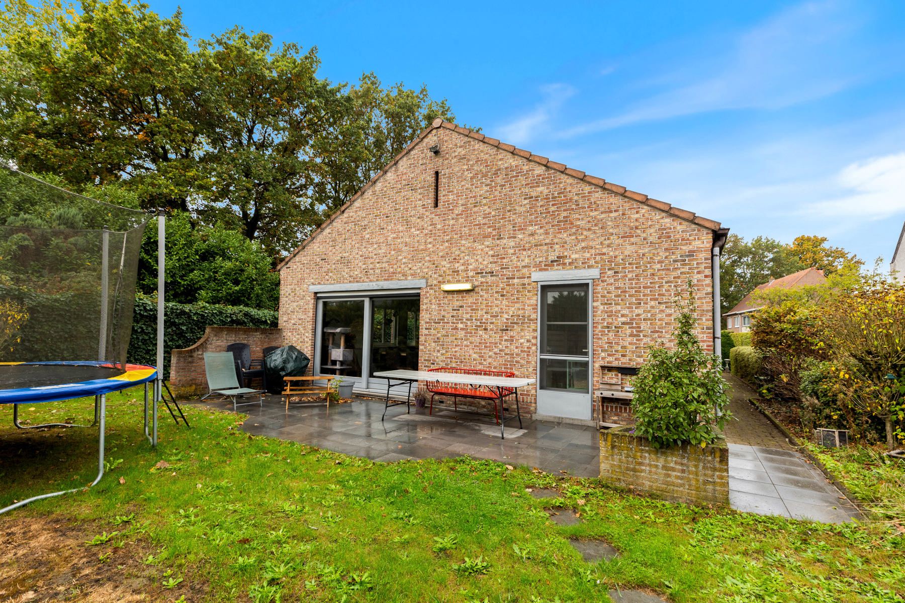 Instapklare woning met tuin in rustige wijk Aartselaar foto {{pictureIndex}}