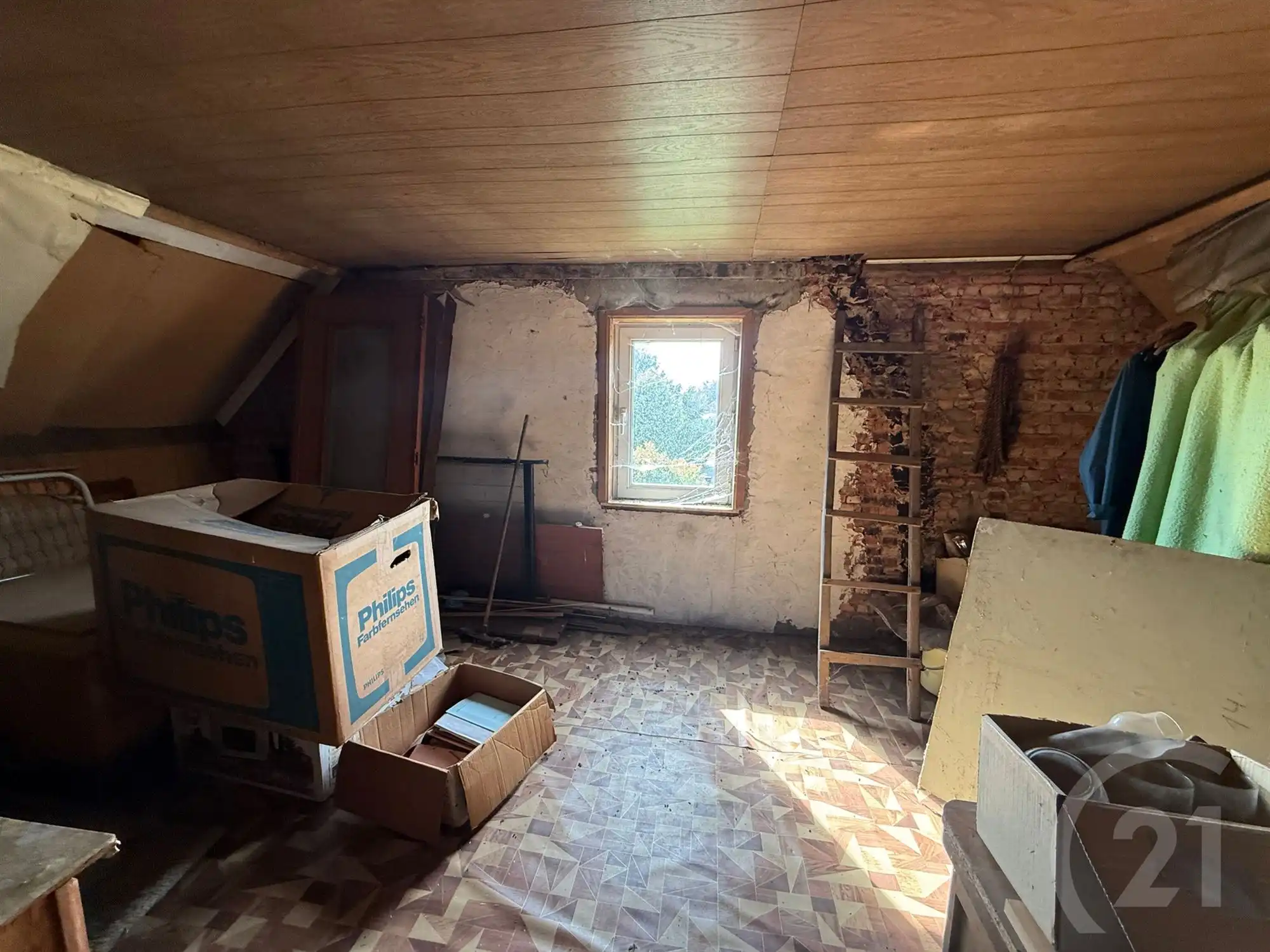 Te renoveren woning met veel potentieel. foto 16