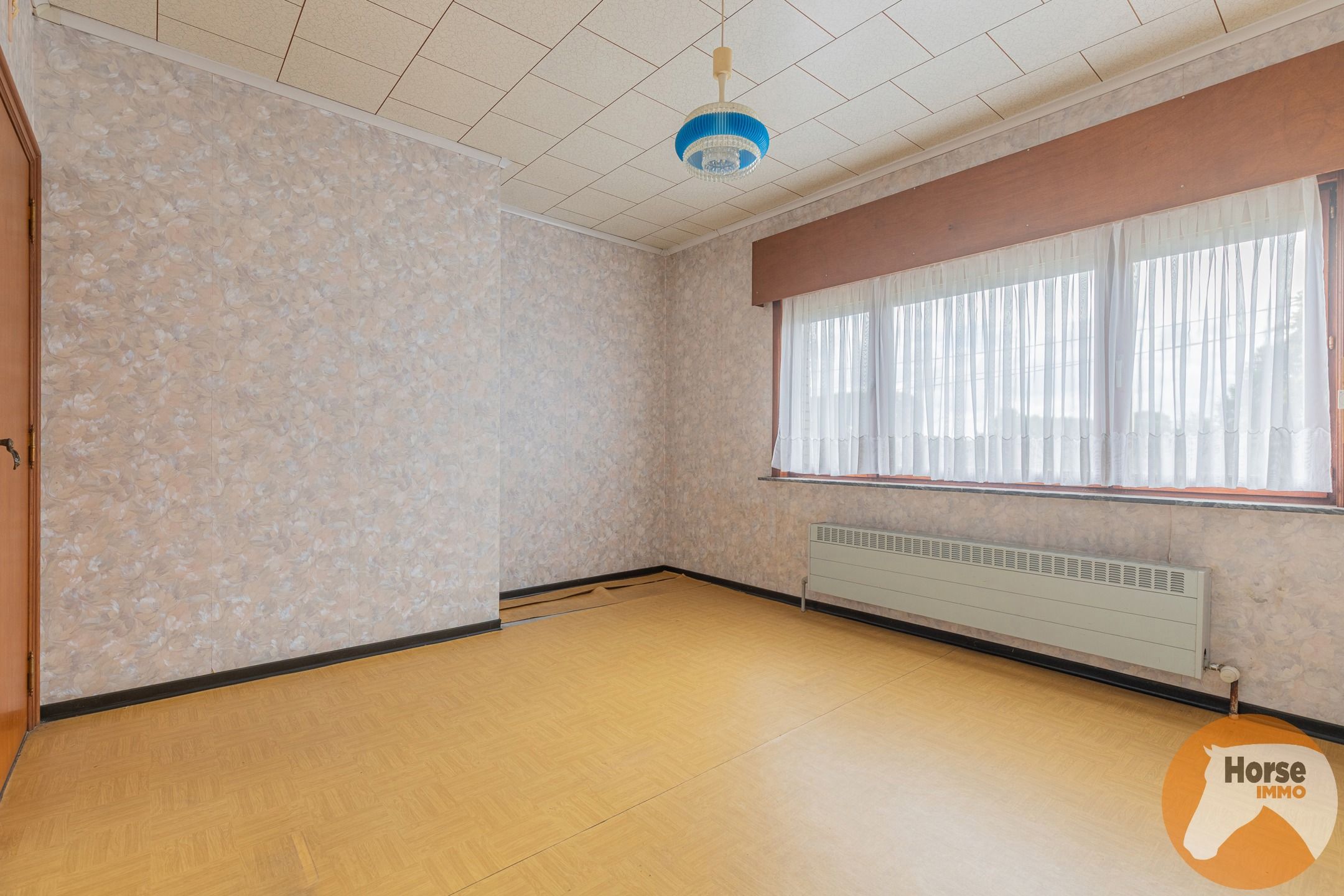LOKEREN -Landelijk gelegen bedrijfswoning met stallencomplex foto 10