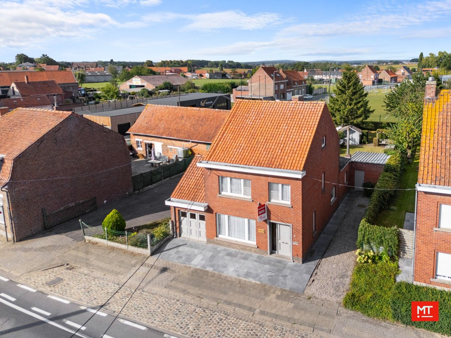 Te renoveren alleenstaande woning met 3 slaapkamers, Westgerichte tuin en garage in het centrum van Passendale foto 19