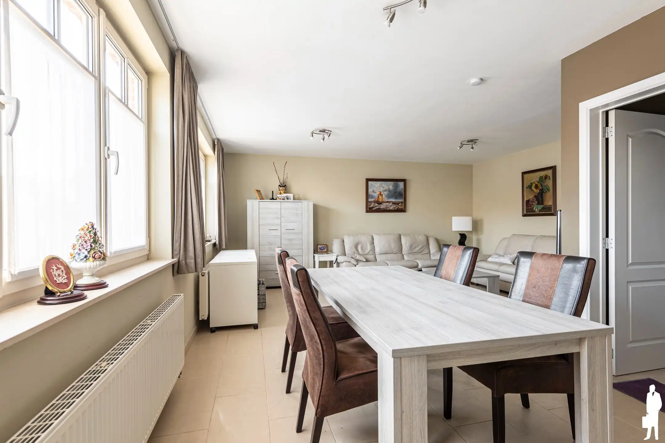 Twee-slaapkamerappartement met terras en garagebox foto 3