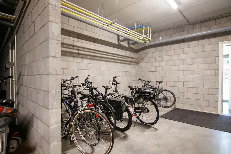 Luxueus ingericht appartement met 2 slaapkamers in de gezelligste straat van Genk foto 24